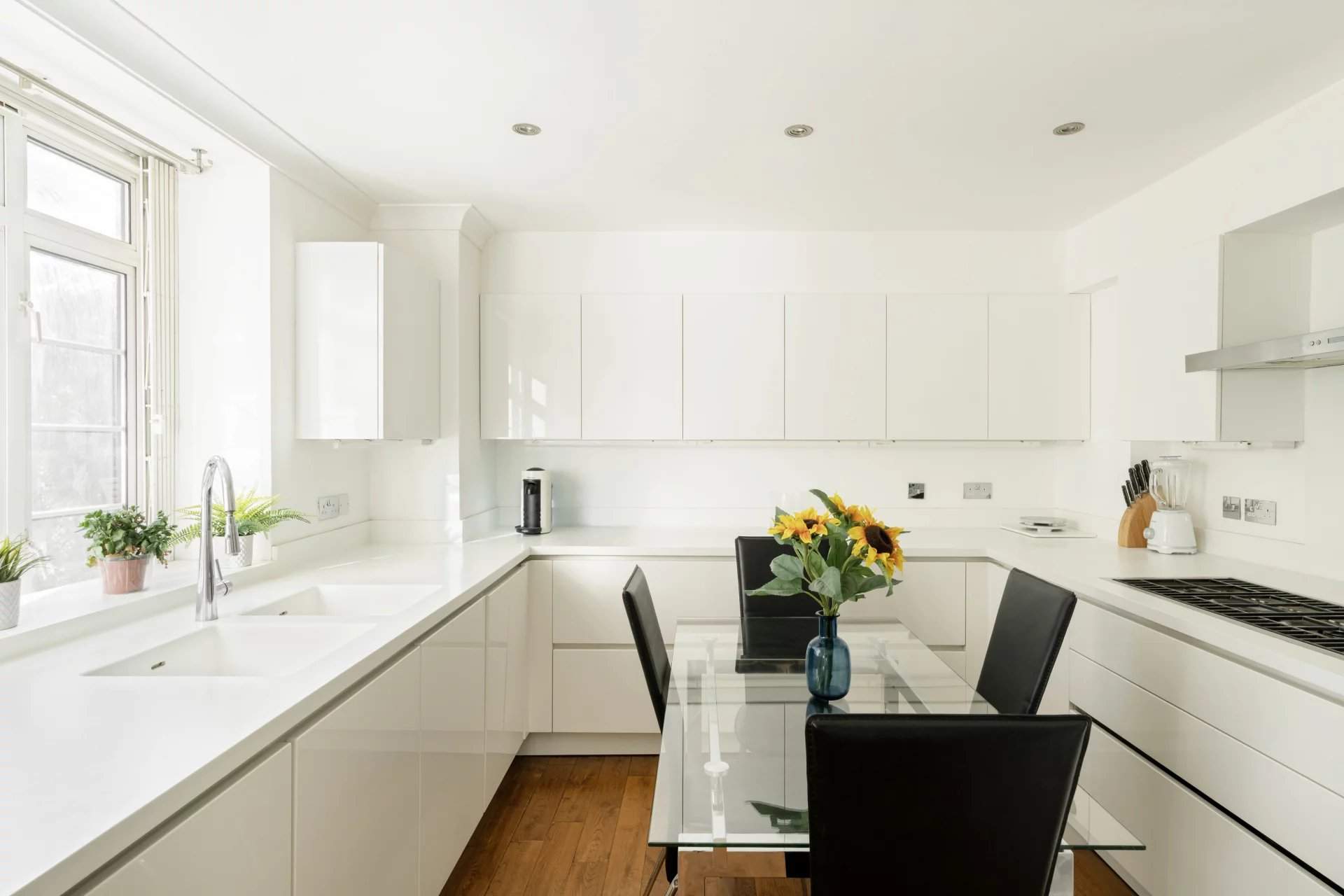 London  - Apartment 3 Bedrooms - picture 3