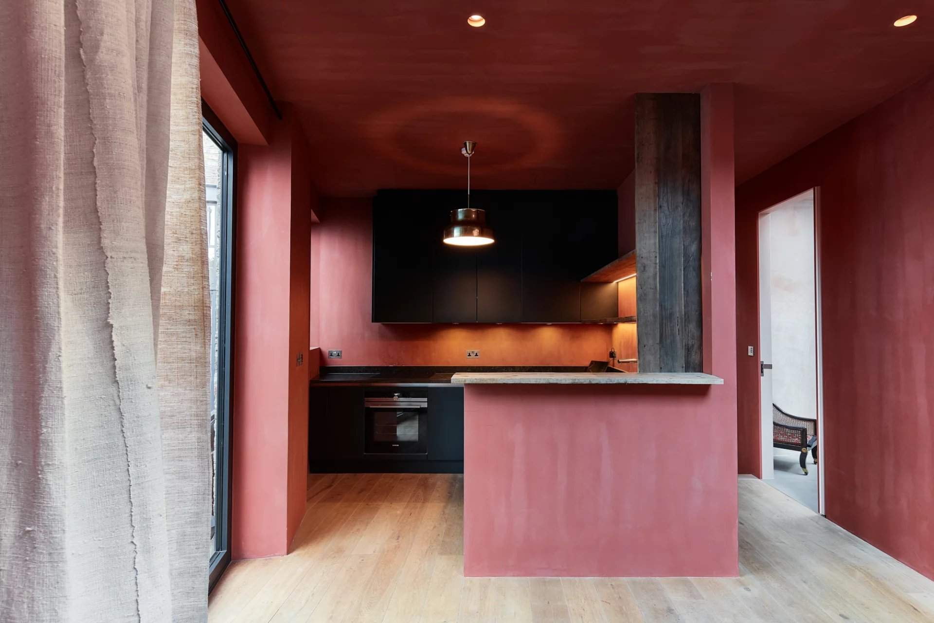 London  - House 5 Bedrooms - picture 13