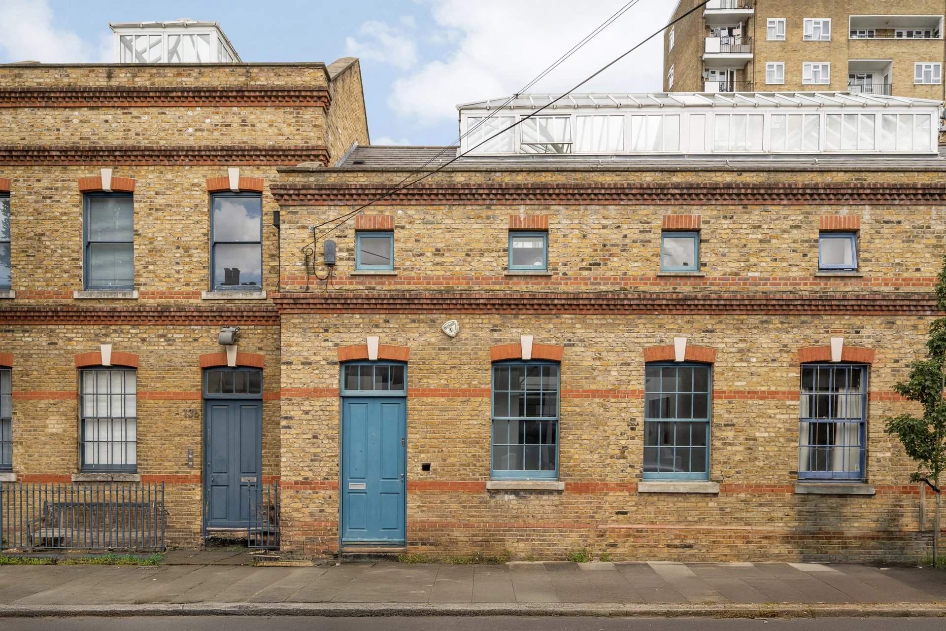 London  - House 3 Bedrooms - picture 16