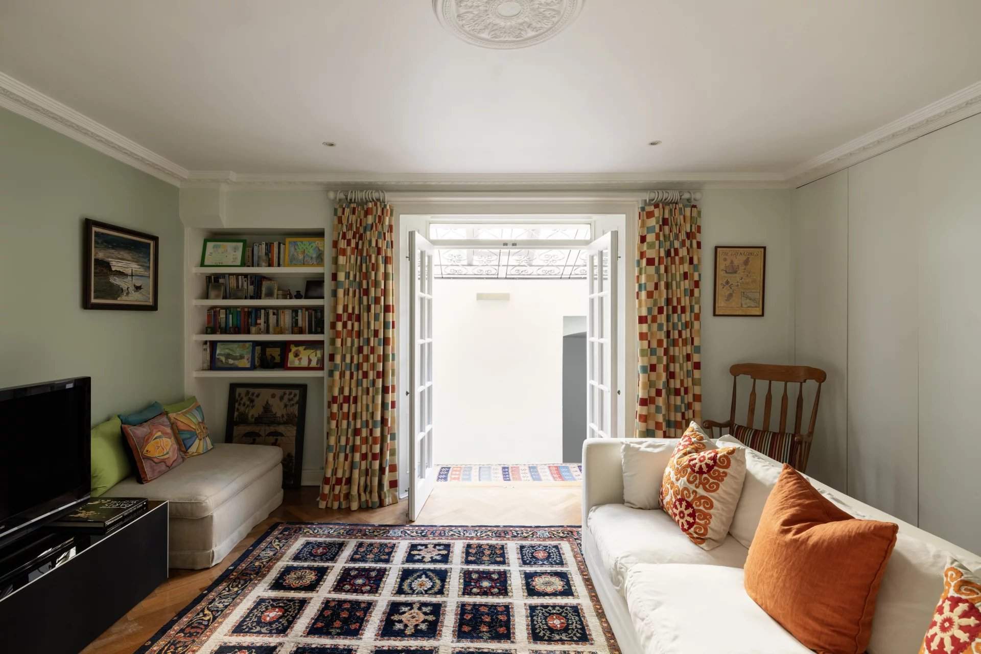 London  - House 5 Bedrooms - picture 8