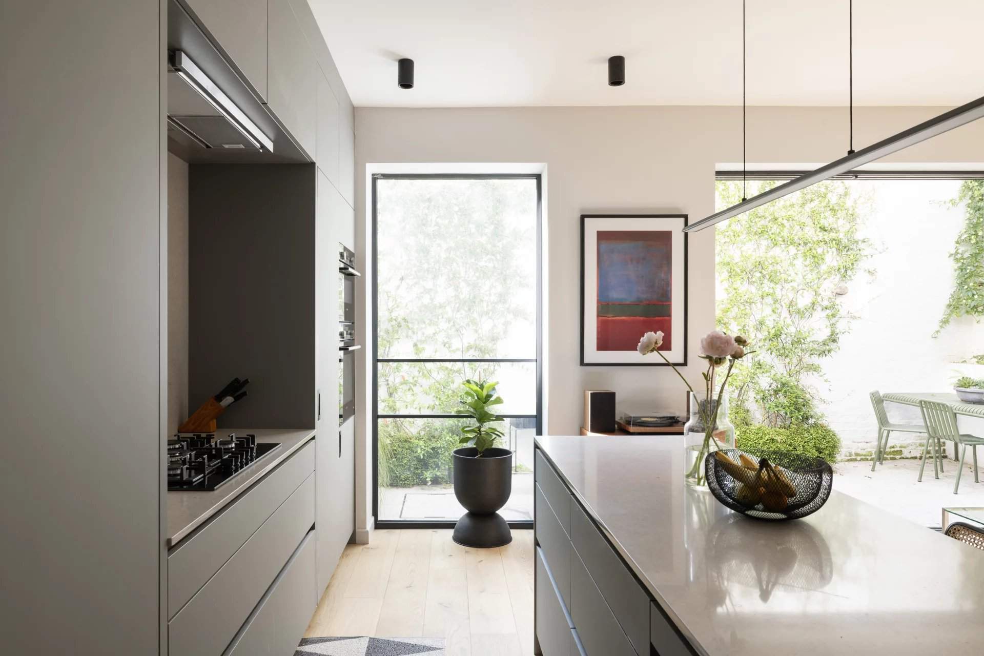 London  - Apartment 2 Bedrooms - picture 6