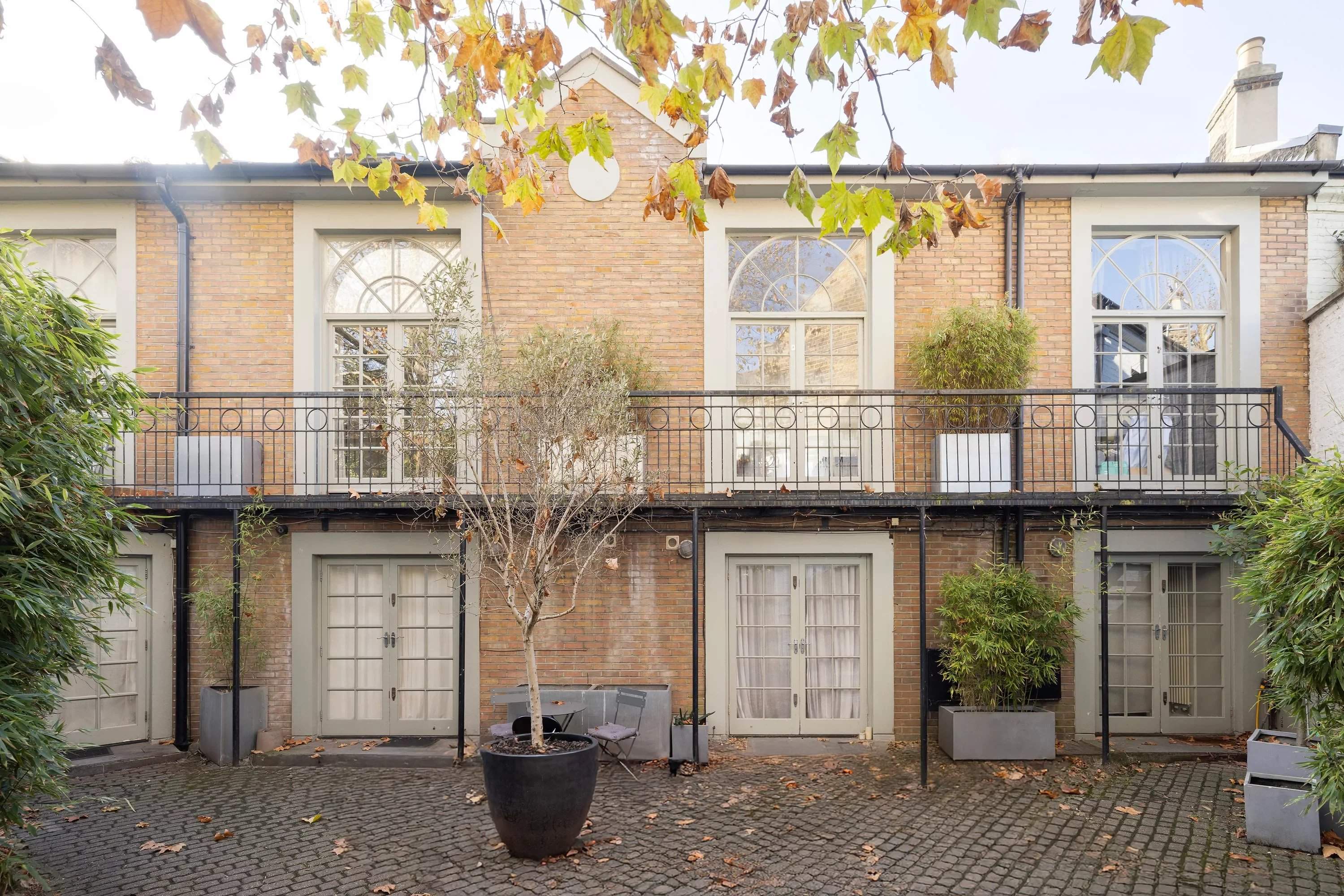 London  - House 2 Bedrooms - picture 1