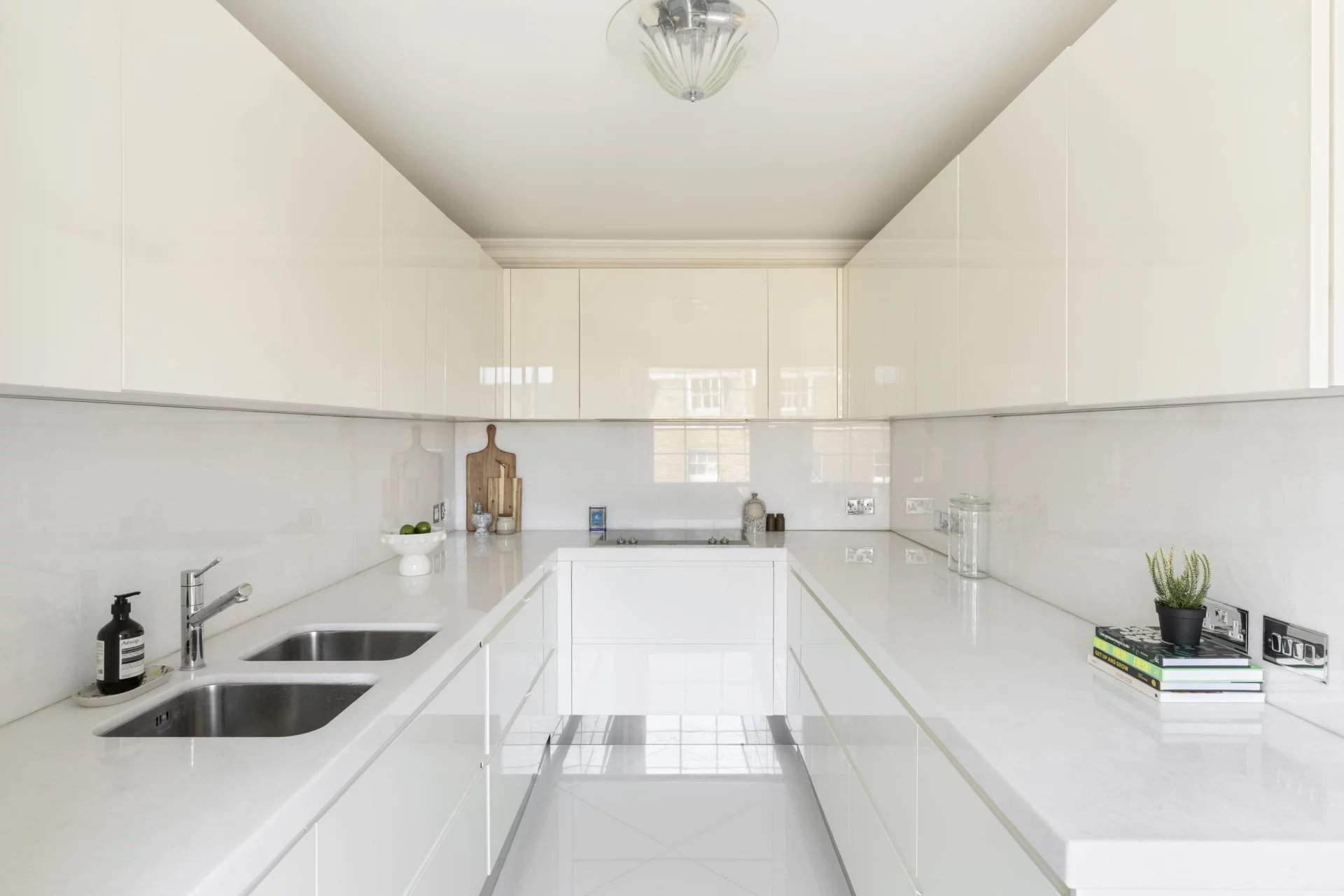 London  - Apartment 2 Bedrooms - picture 6