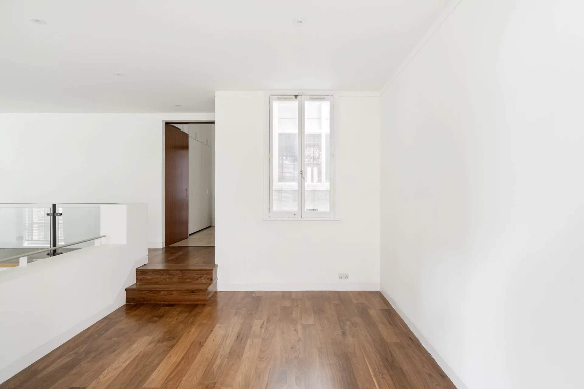 London  - Apartment 3 Bedrooms - picture 8