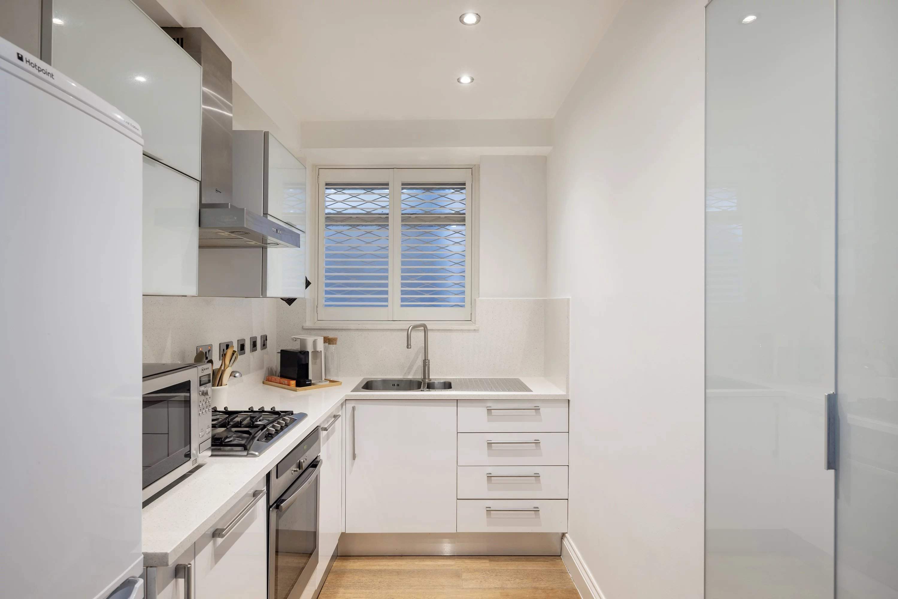 Fawley Road, Hampstead picture 5