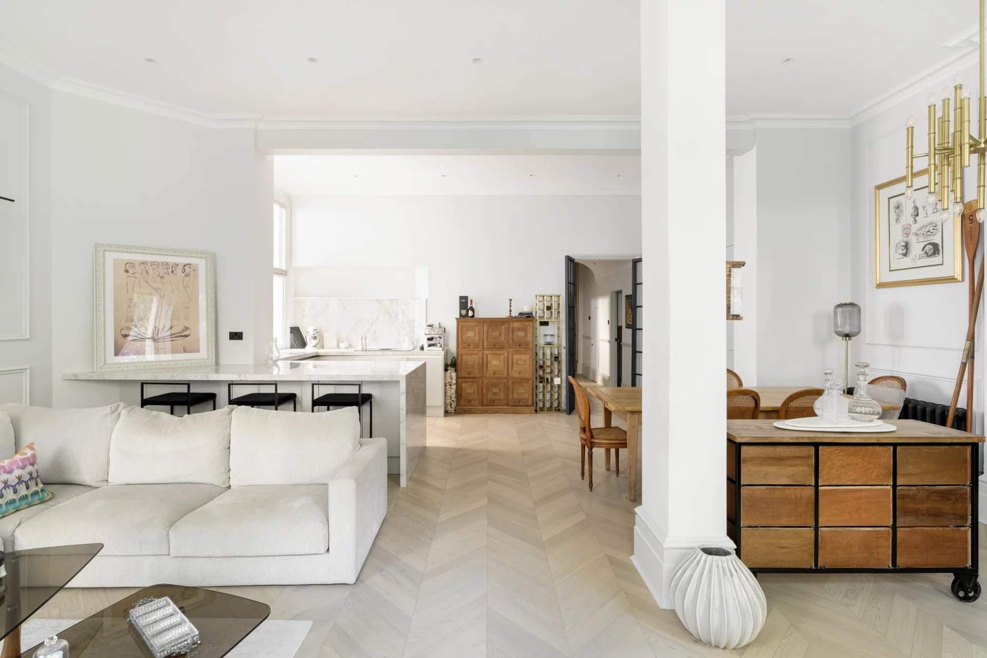 London  - Apartment 3 Bedrooms - picture 2