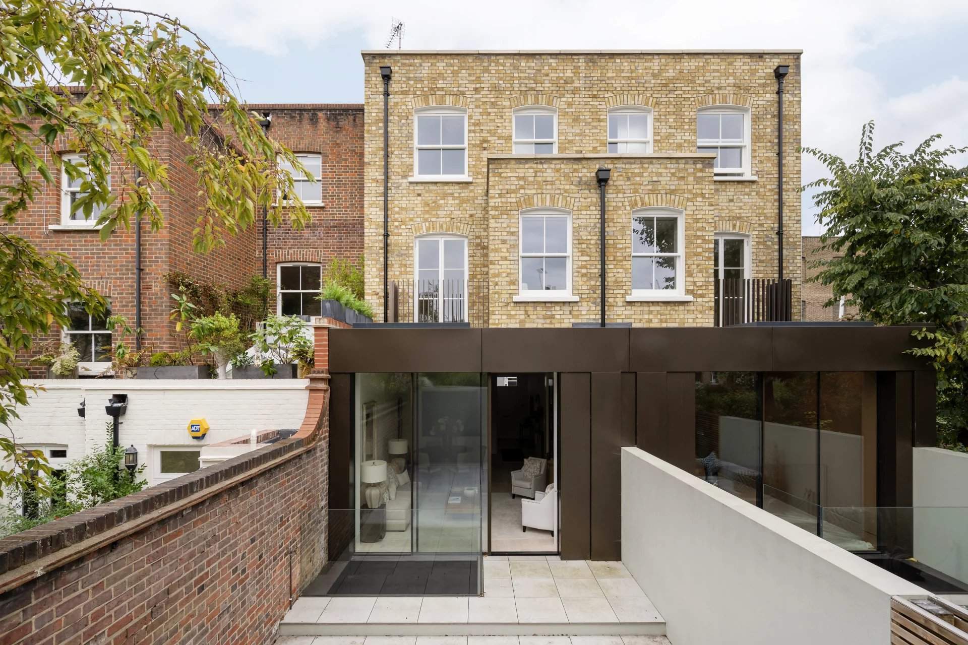 London  - House 4 Bedrooms - picture 4