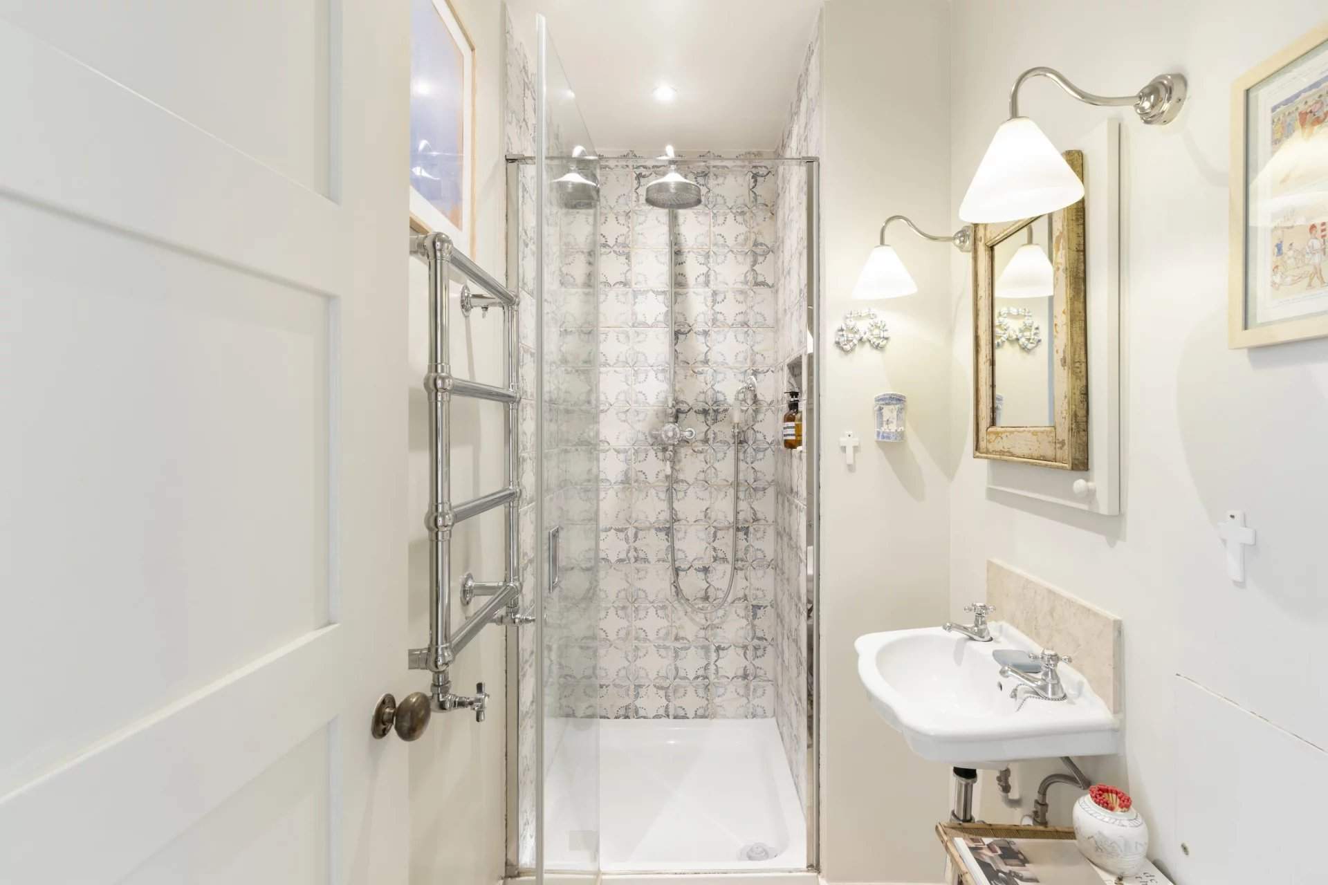 London  - Apartment 2 Bedrooms - picture 9