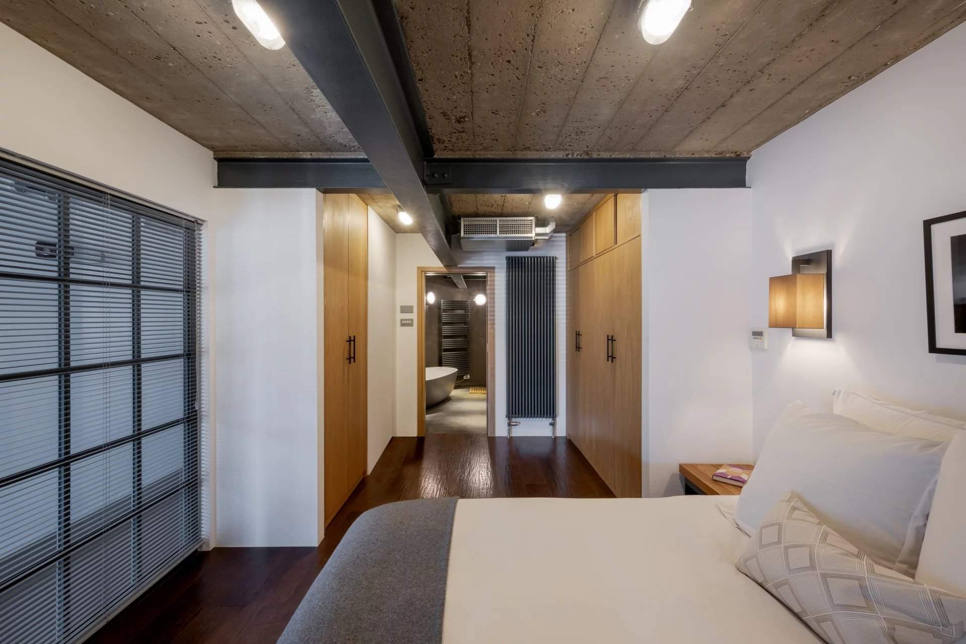 London  - Apartment 4 Bedrooms - picture 17