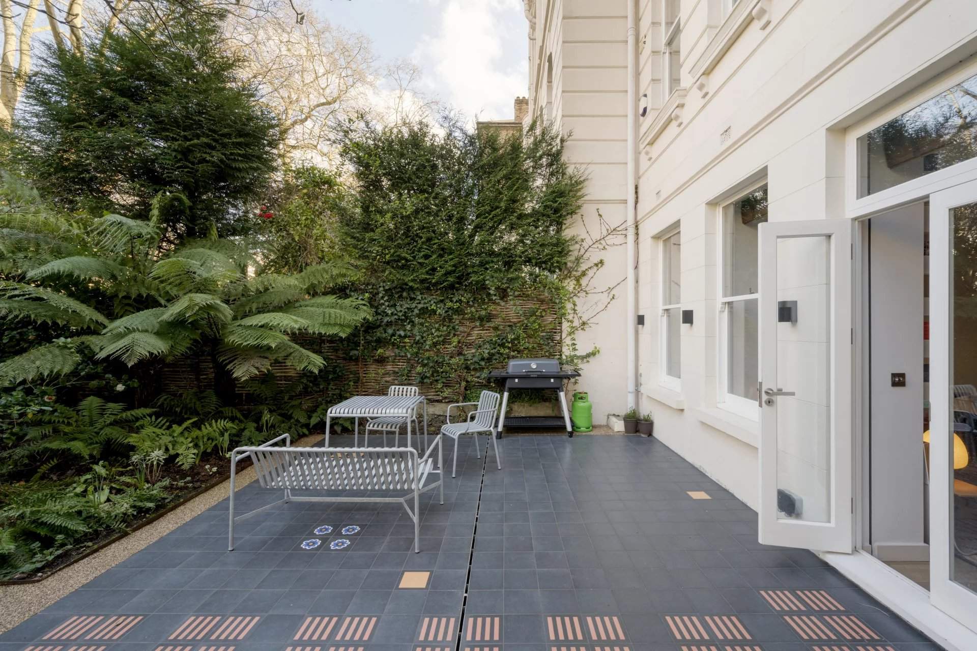 London  - Apartment 3 Bedrooms - picture 14