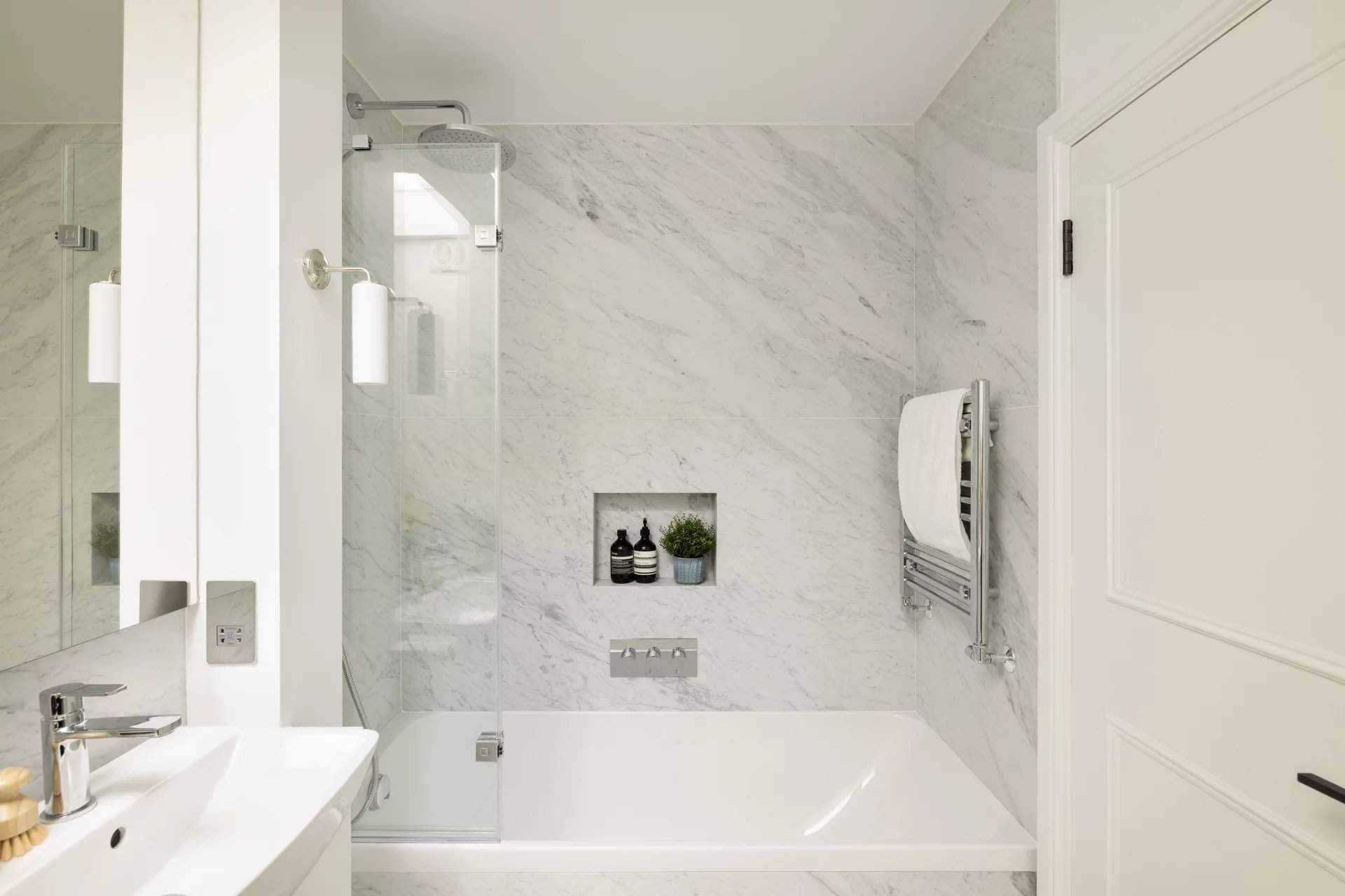 London  - House 3 Bedrooms - picture 11