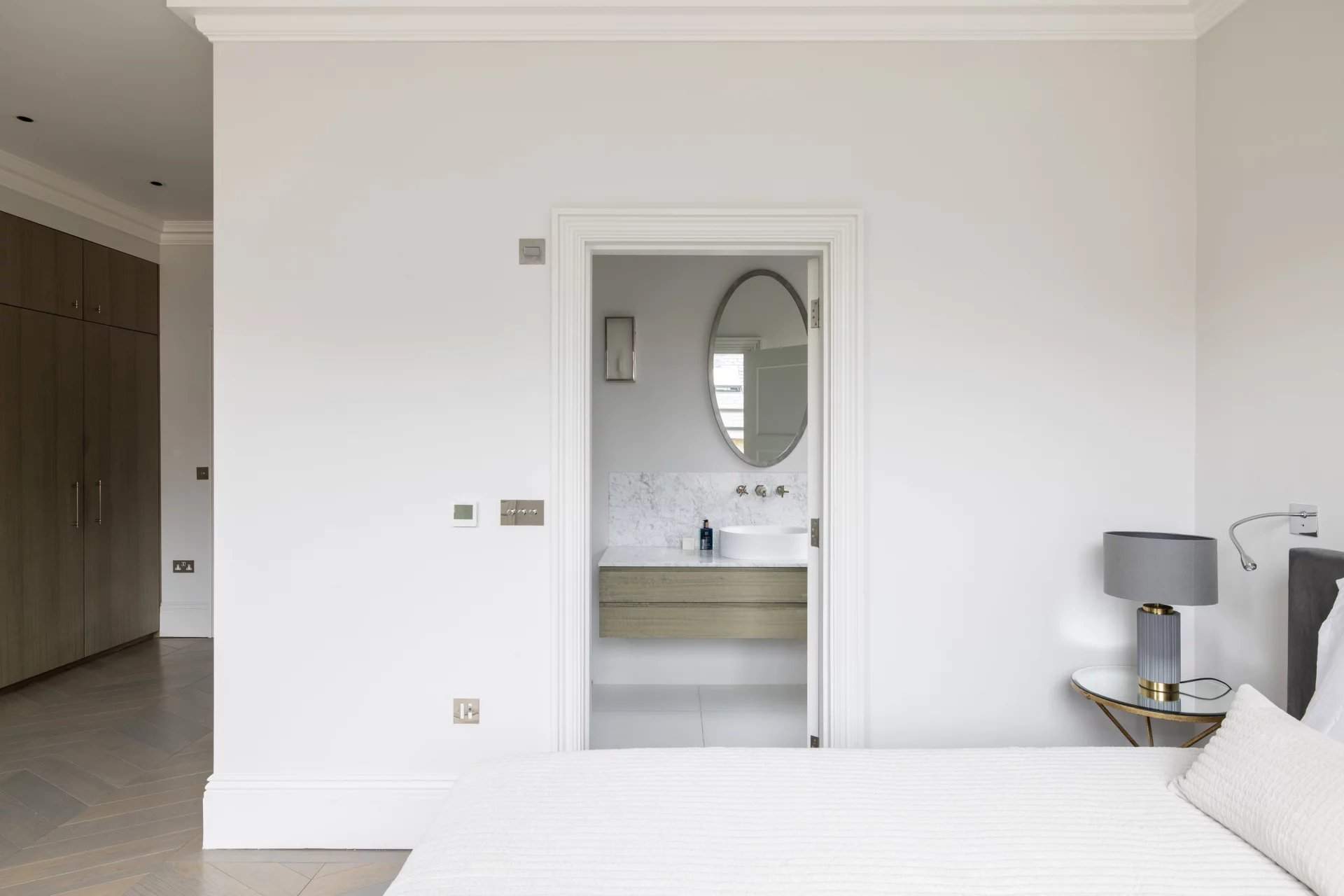 London  - House 6 Bedrooms - picture 12