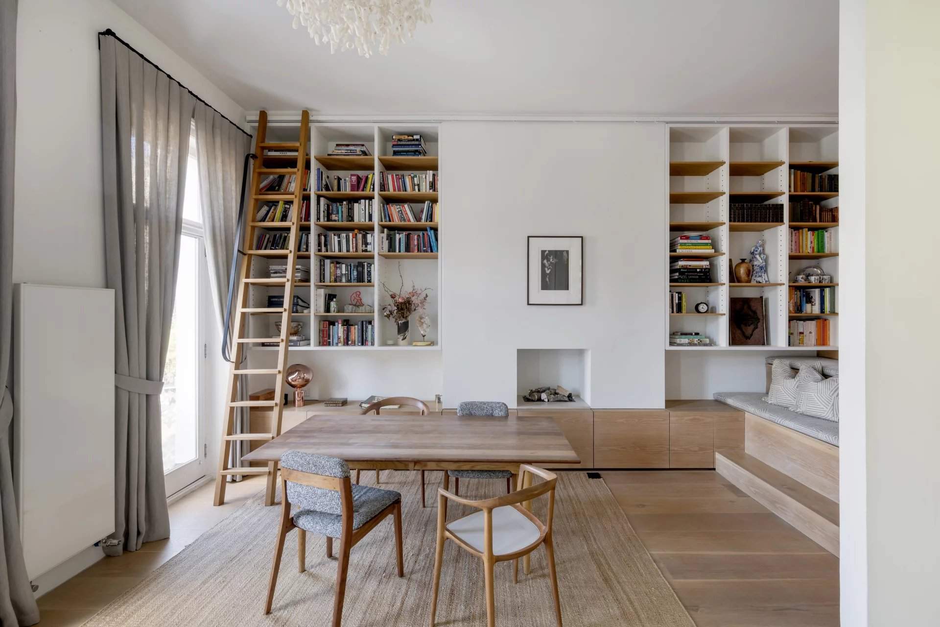 London  - Apartment 2 Bedrooms - picture 1