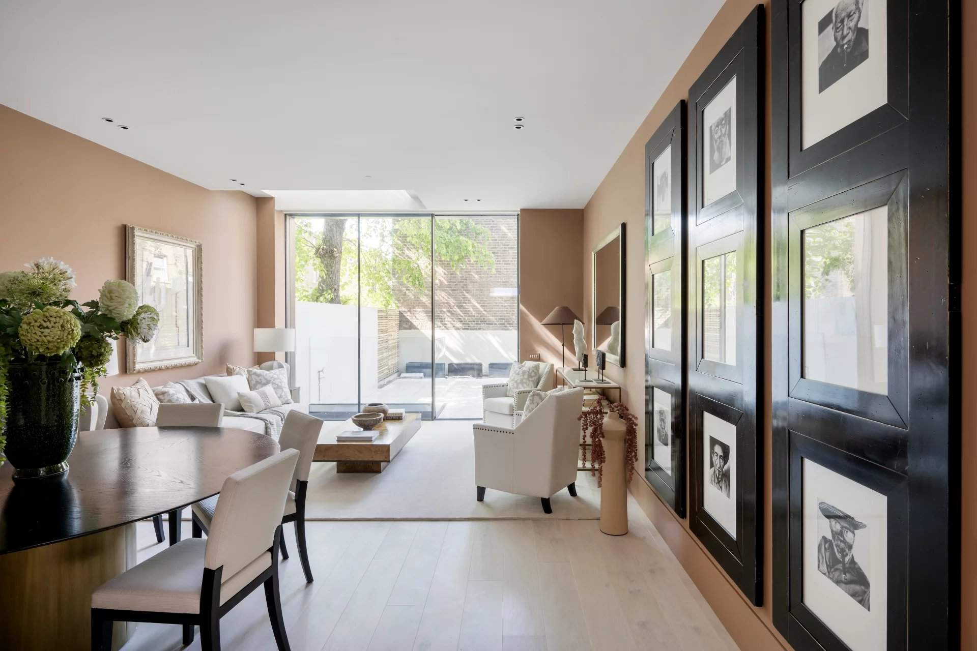 London  - House 4 Bedrooms - picture 1