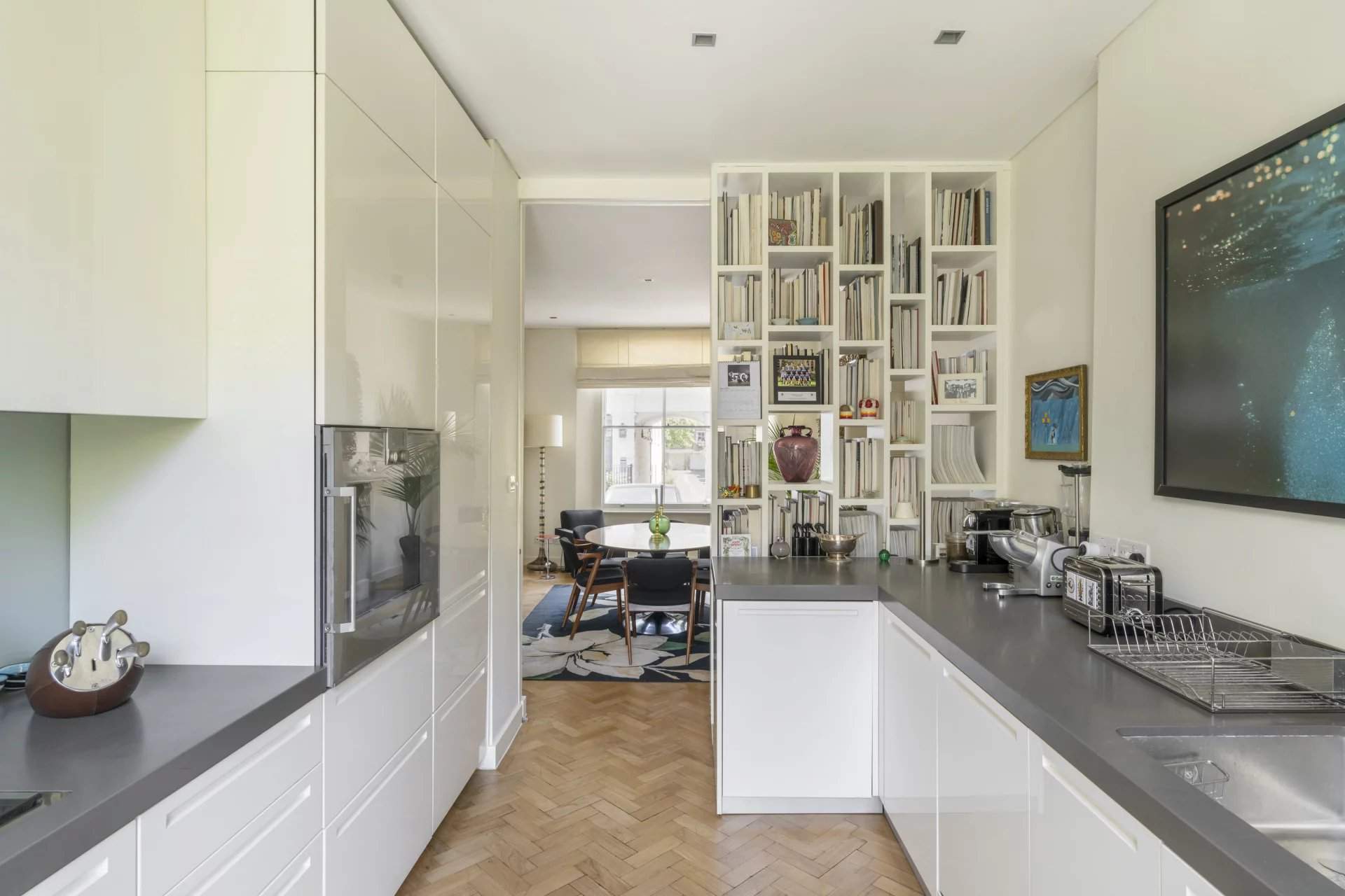 London  - House 4 Bedrooms - picture 6