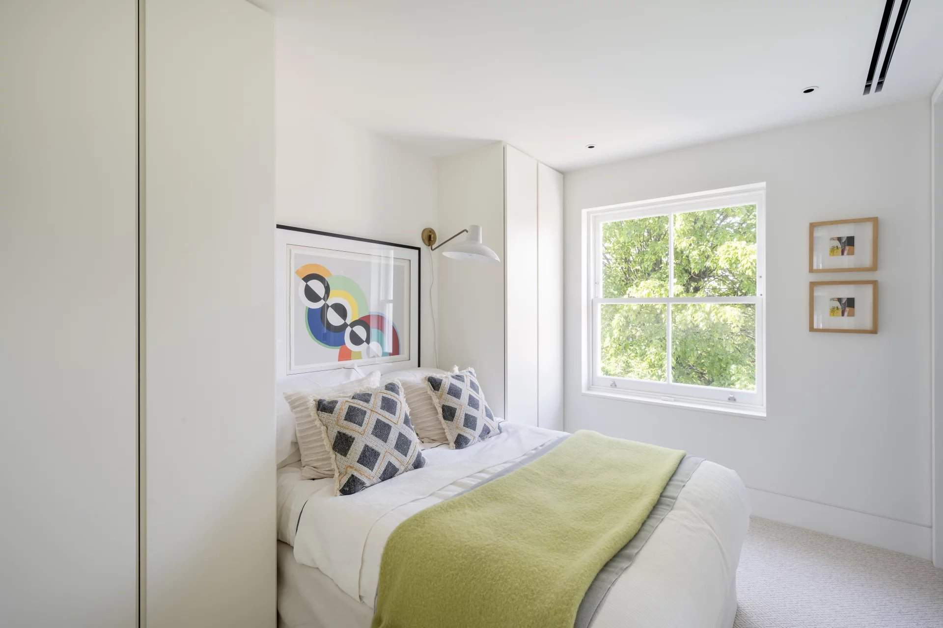 London  - House 4 Bedrooms - picture 13