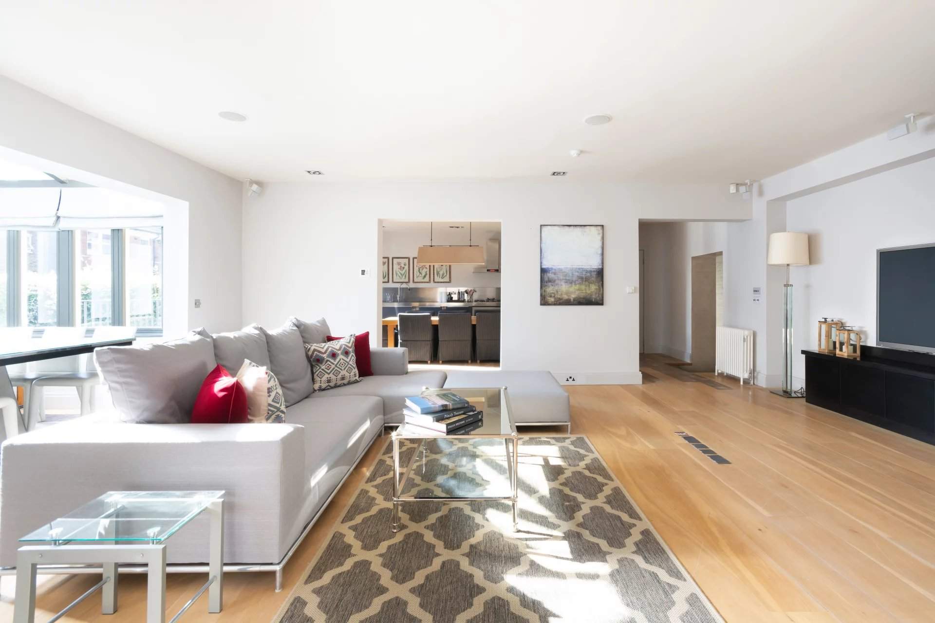 London  - Apartment 3 Bedrooms - picture 3