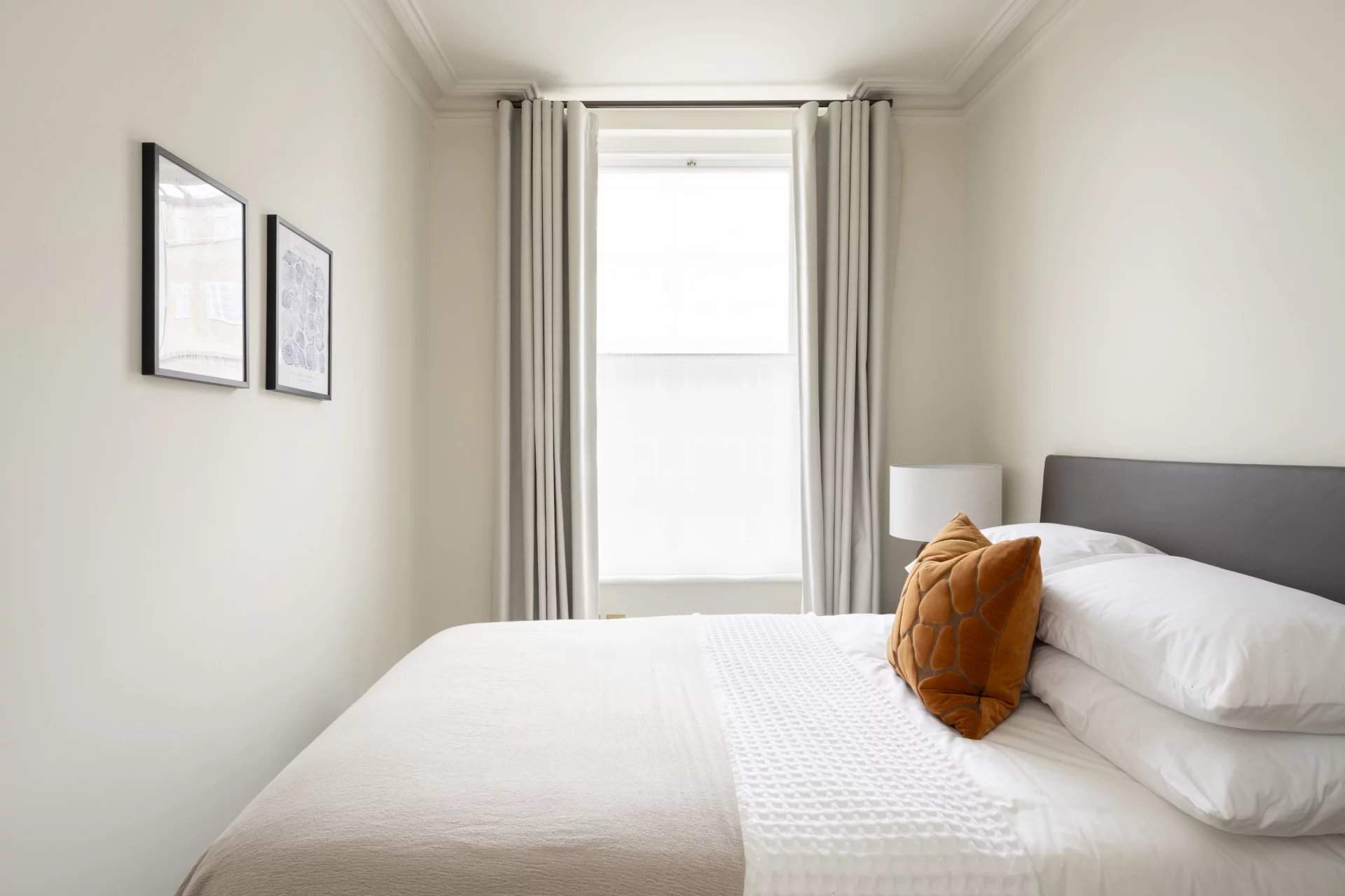 London  - Apartment 3 Bedrooms - picture 10