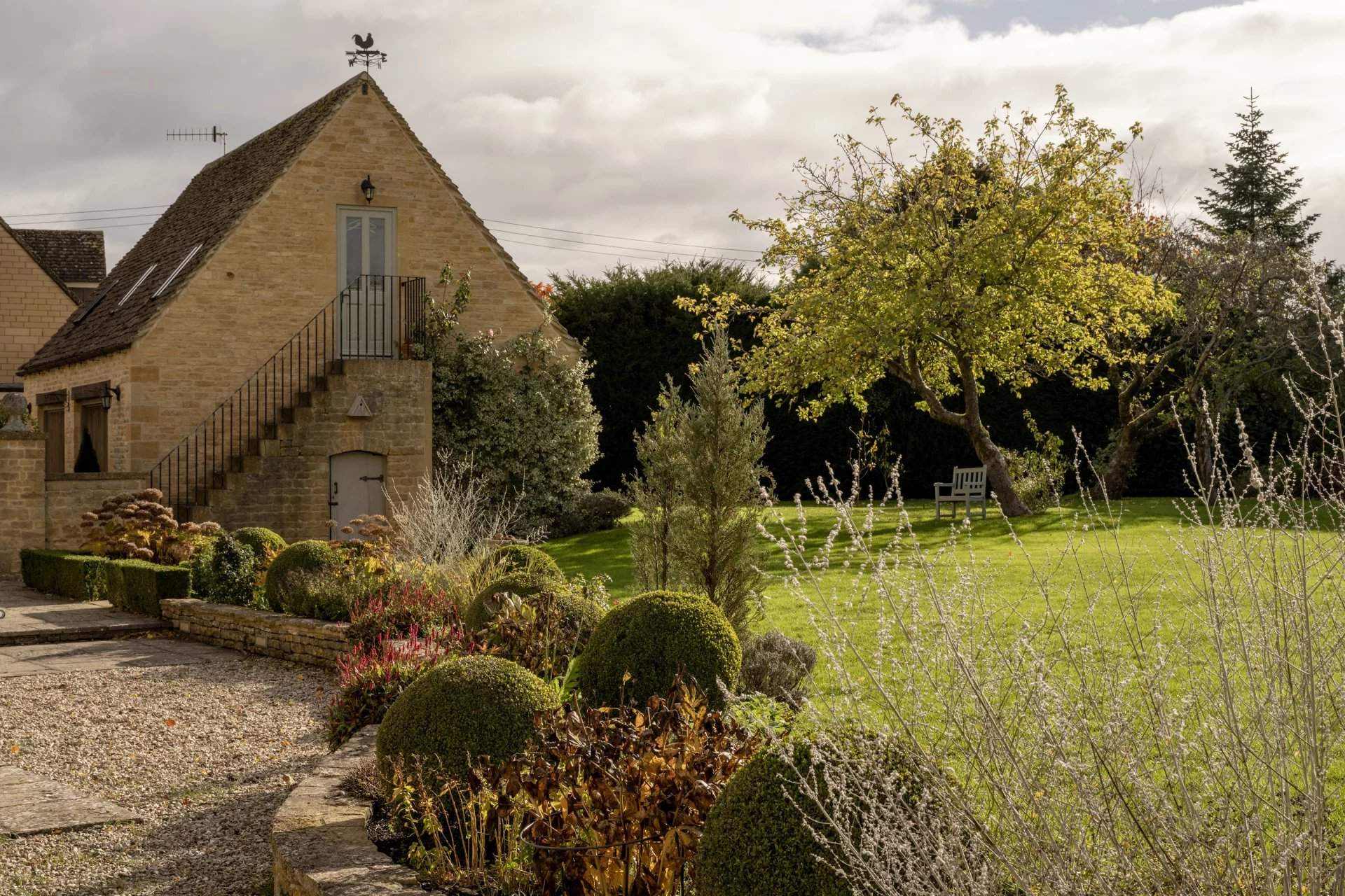 Bourton House, Cotswolds picture 6