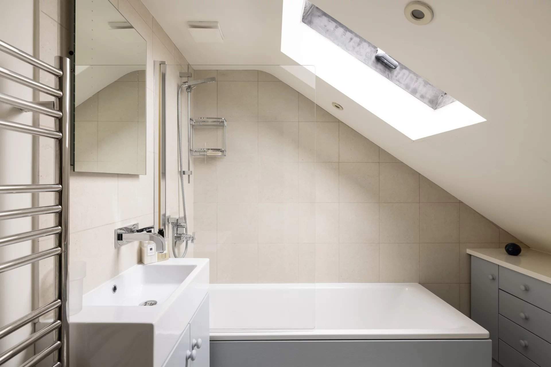 London  - House 4 Bedrooms - picture 15