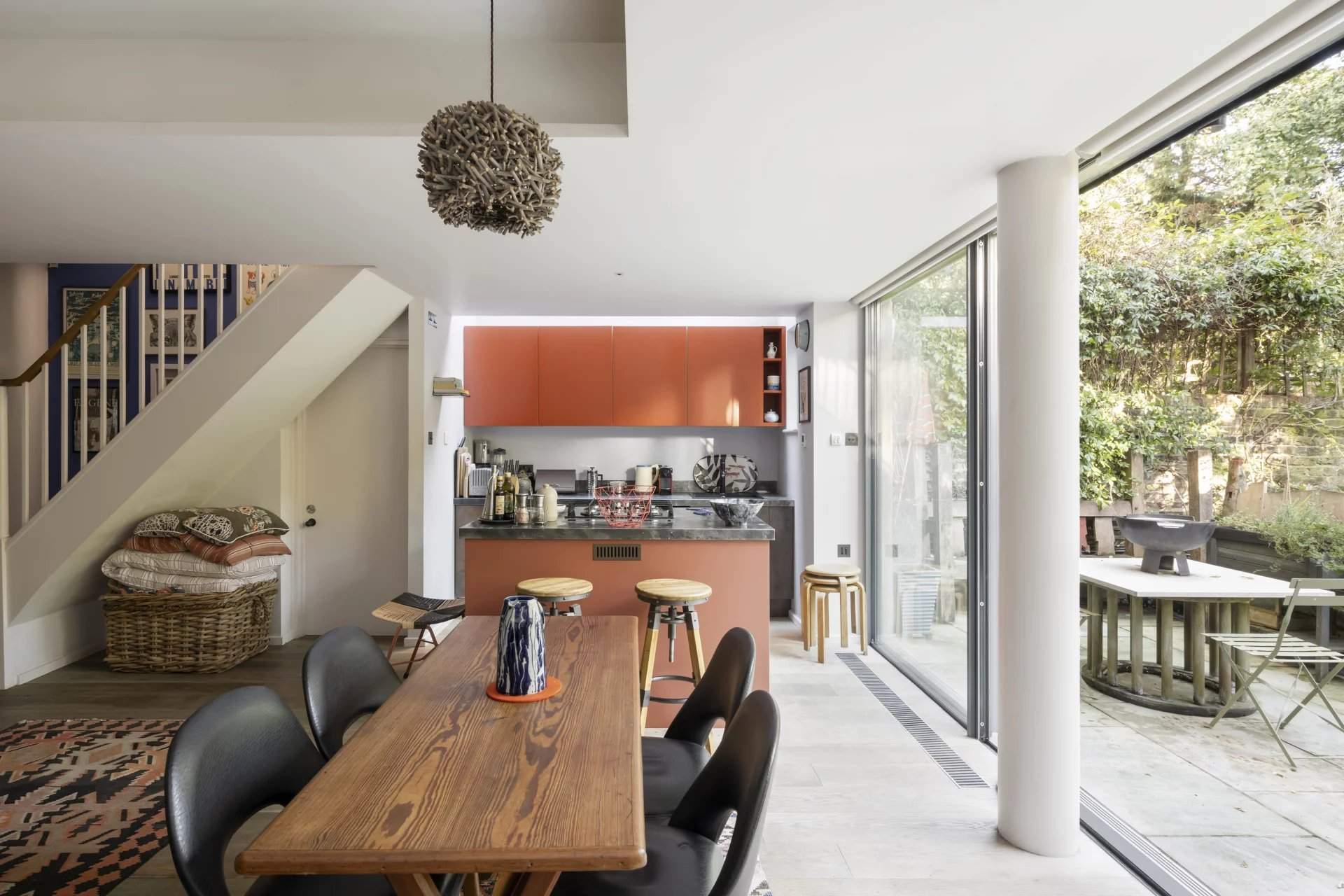 London  - House 5 Bedrooms - picture 9