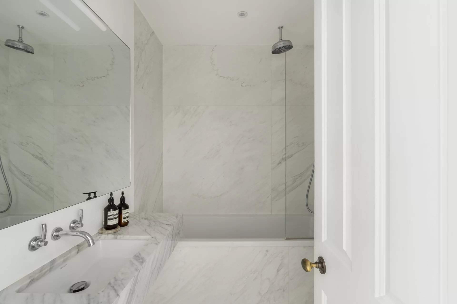 London  - Apartment 2 Bedrooms - picture 11