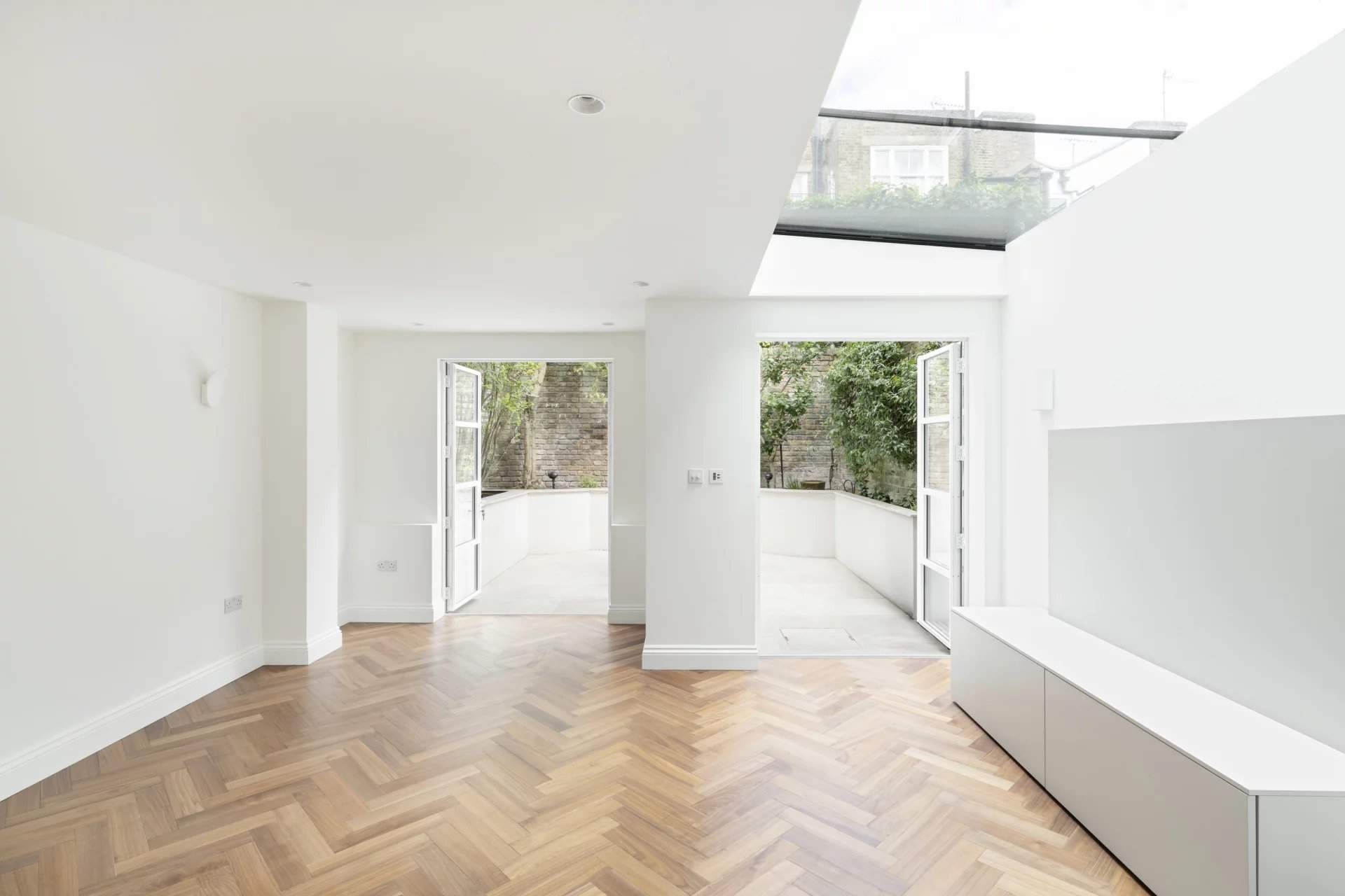 London  - Apartment 3 Bedrooms - picture 3