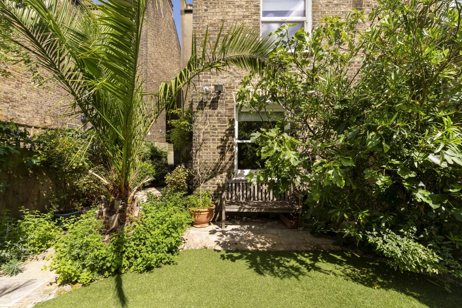 London  - House 6 Bedrooms - picture 4