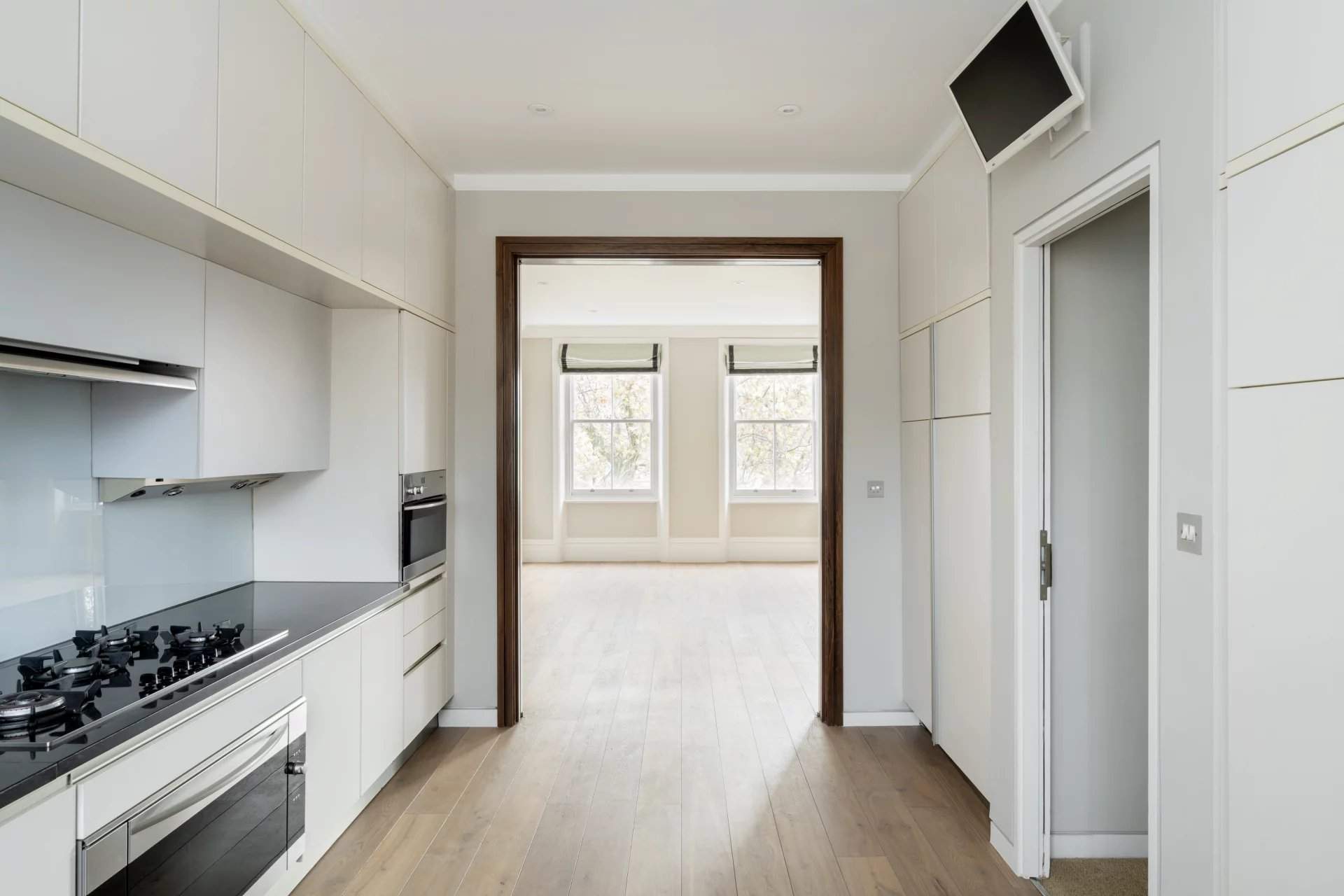 London  - Apartment 3 Bedrooms - picture 7