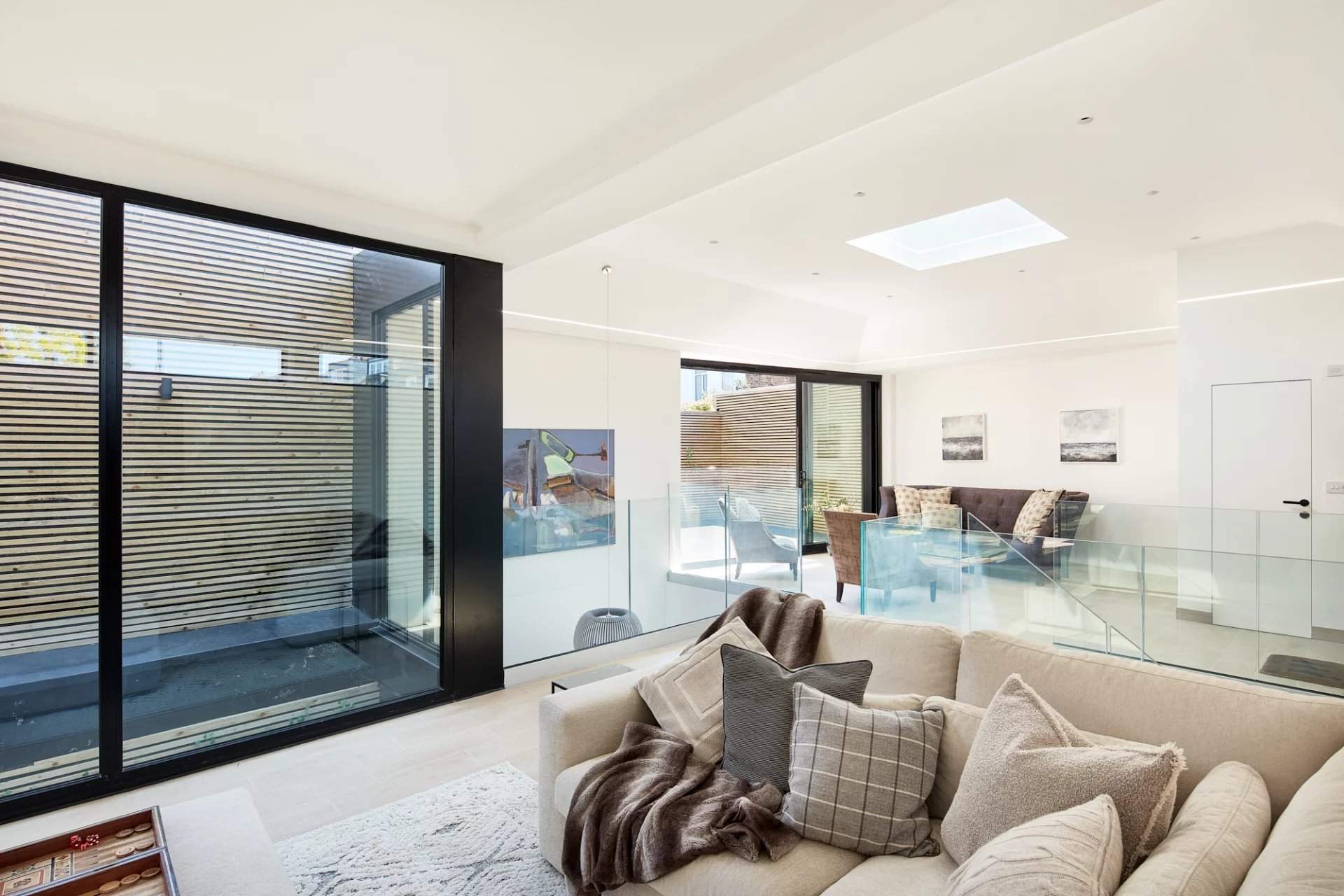 London  - House 4 Bedrooms - picture 7