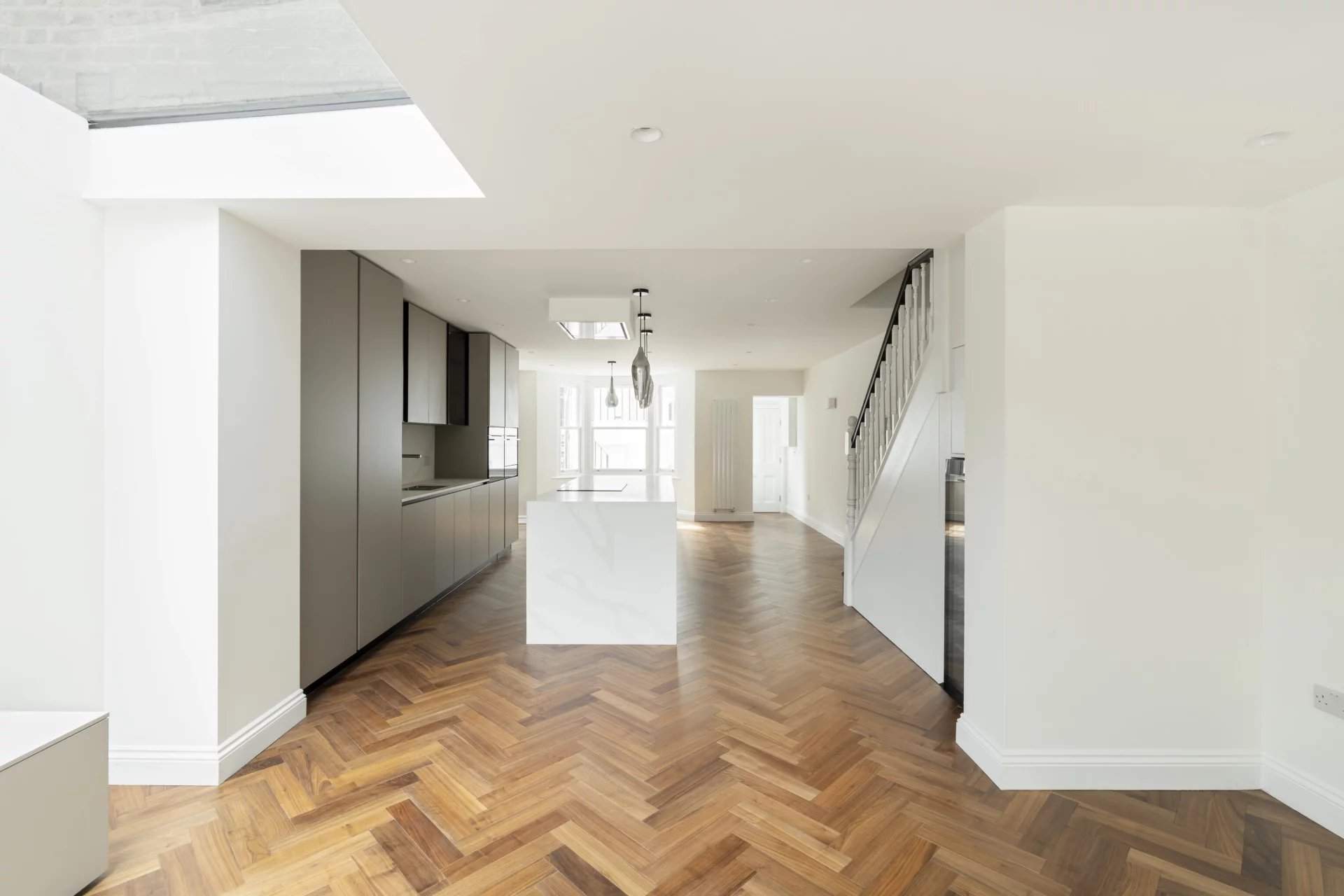 London  - Apartment 3 Bedrooms - picture 4