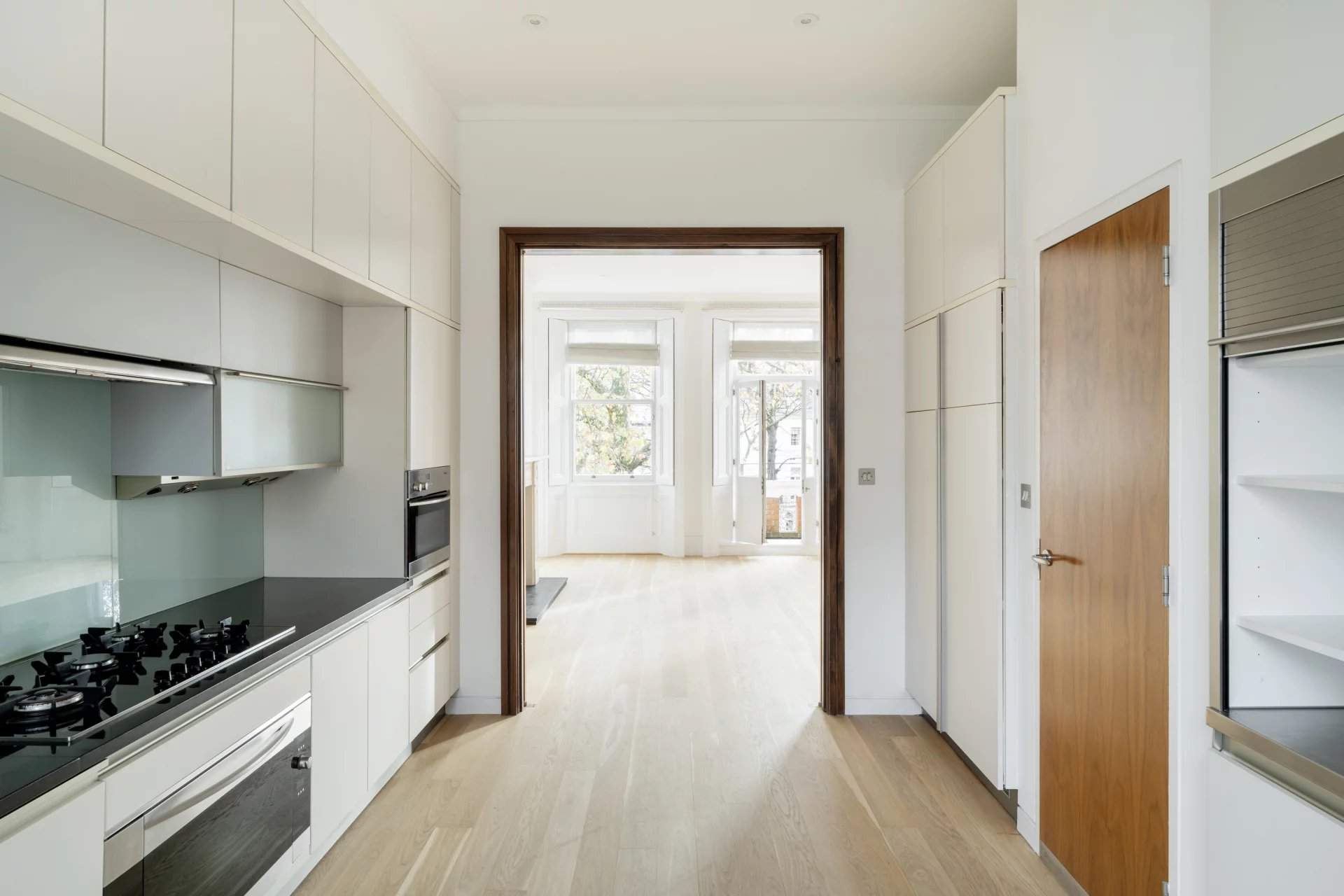 London  - Apartment 2 Bedrooms - picture 6