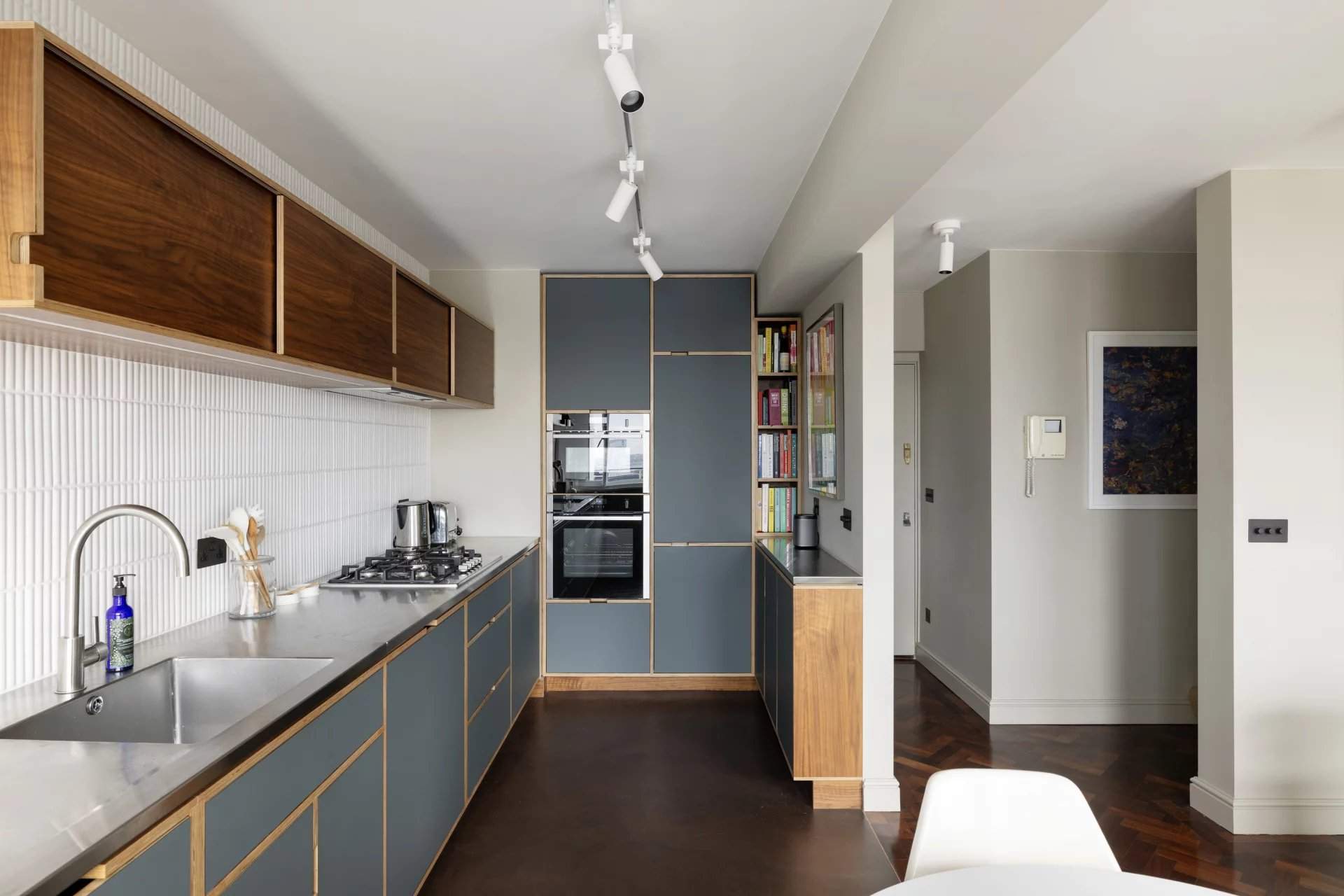 Campden Hill Towers, Notting Hill W11 picture 2