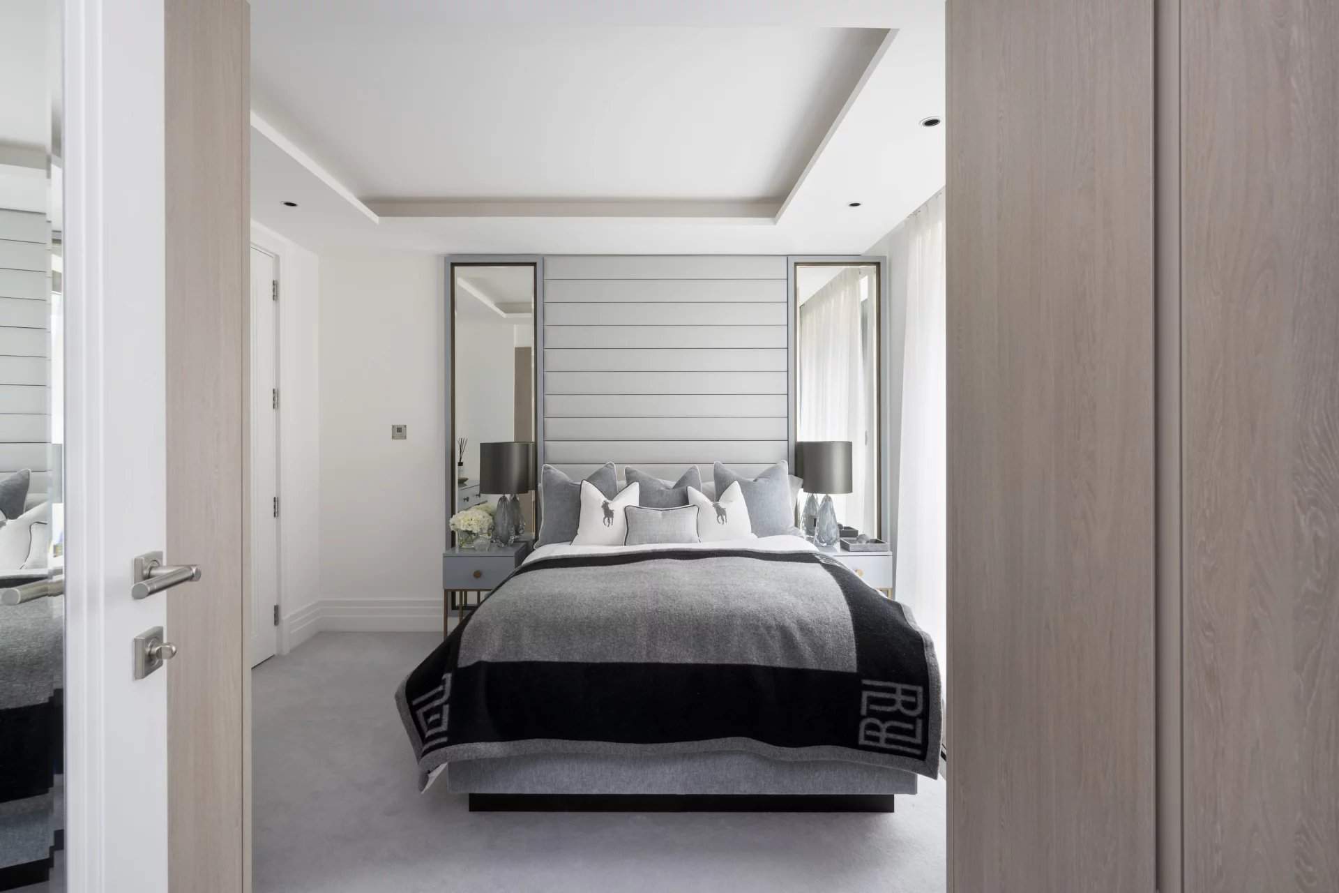 London  - Apartment 2 Bedrooms - picture 6