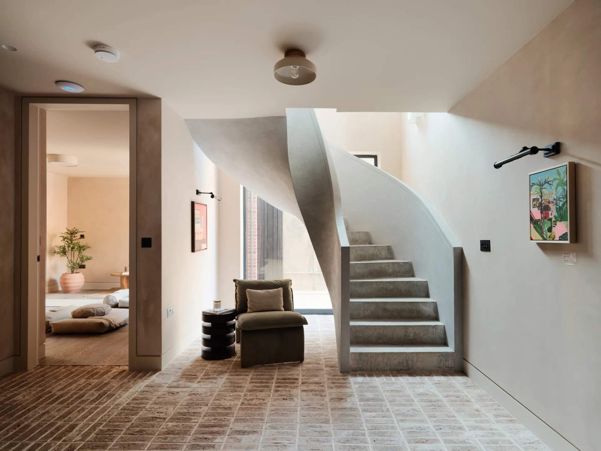 London  - House 5 Bedrooms - picture 4