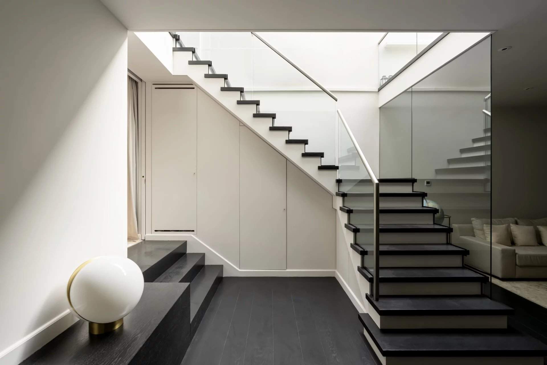 London  - House 4 Bedrooms - picture 9