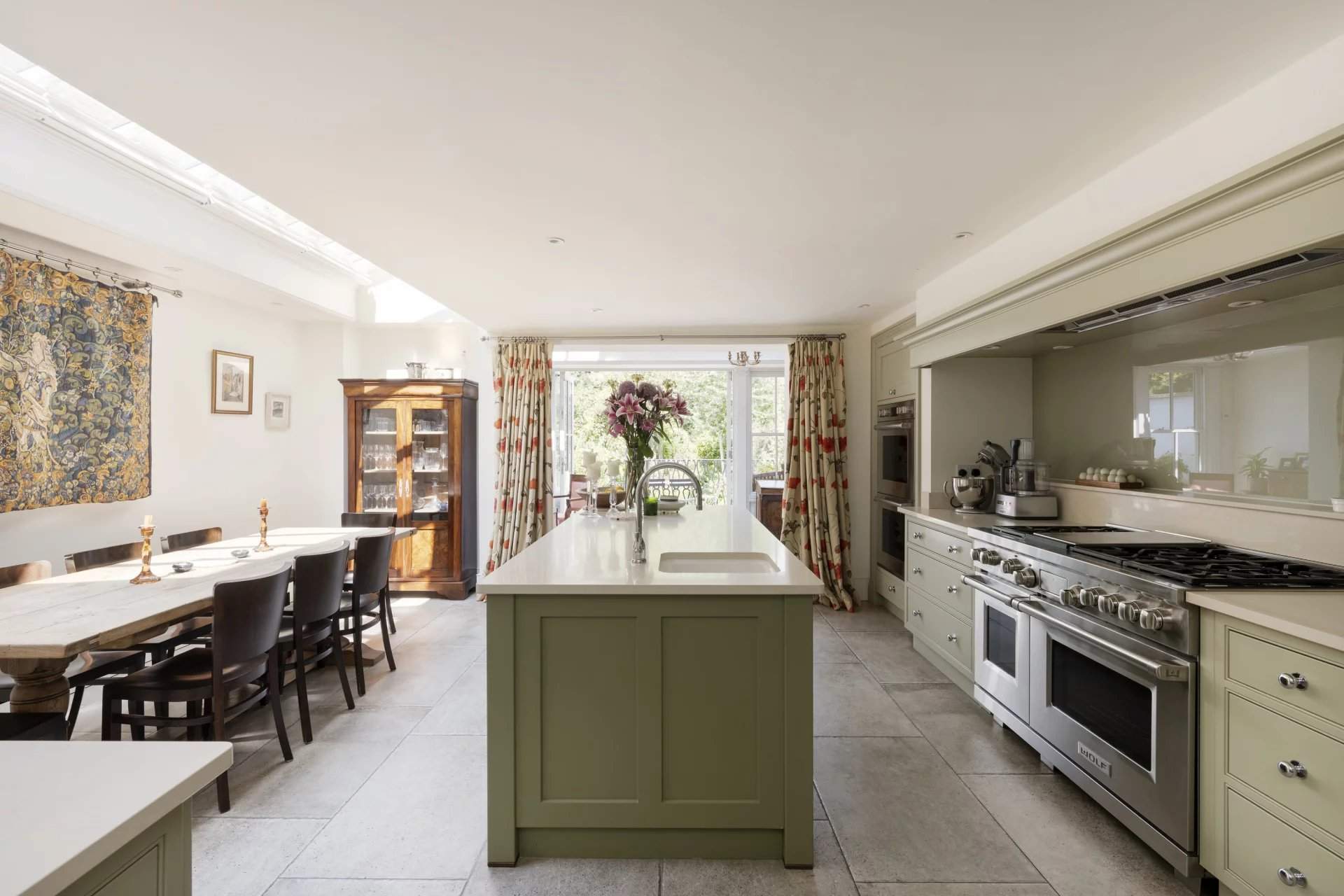 London  - House 4 Bedrooms - picture 4