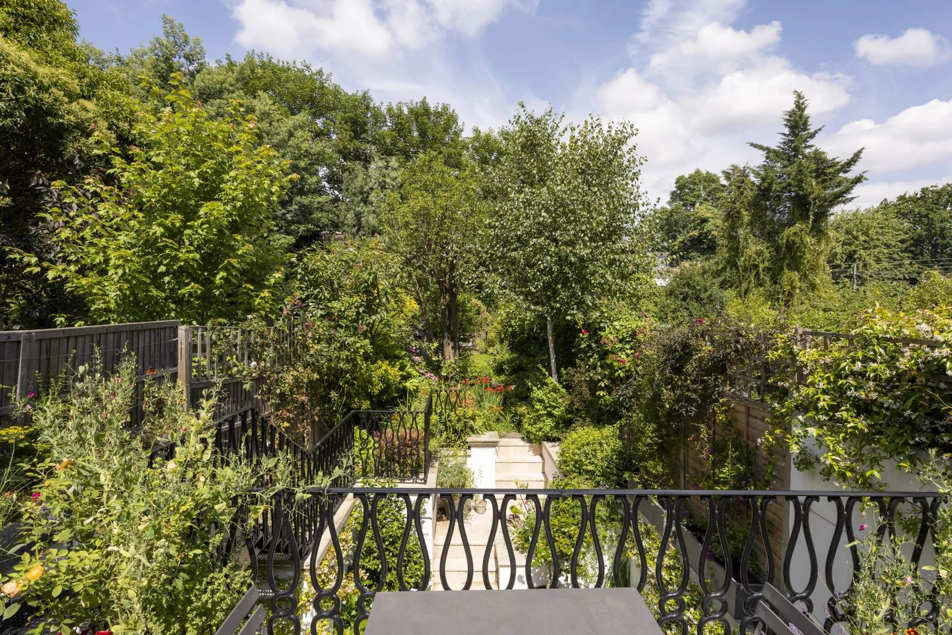 London  - House 4 Bedrooms - picture 8