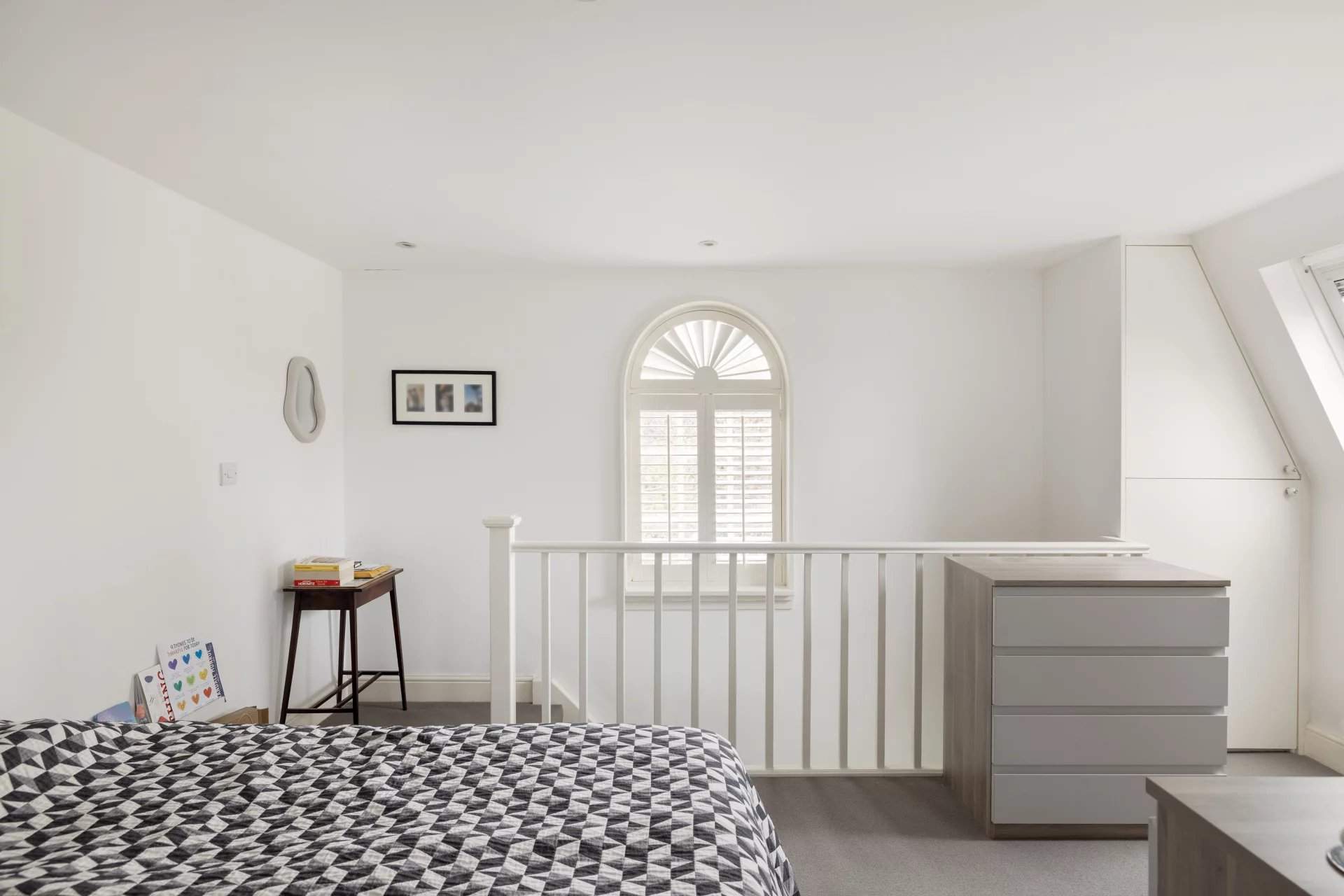 London  - House 2 Bedrooms - picture 6