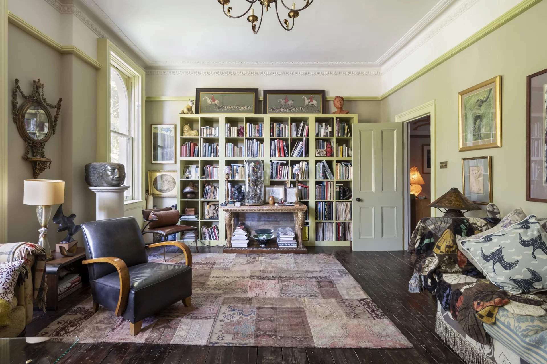 London  - House 5 Bedrooms - picture 4