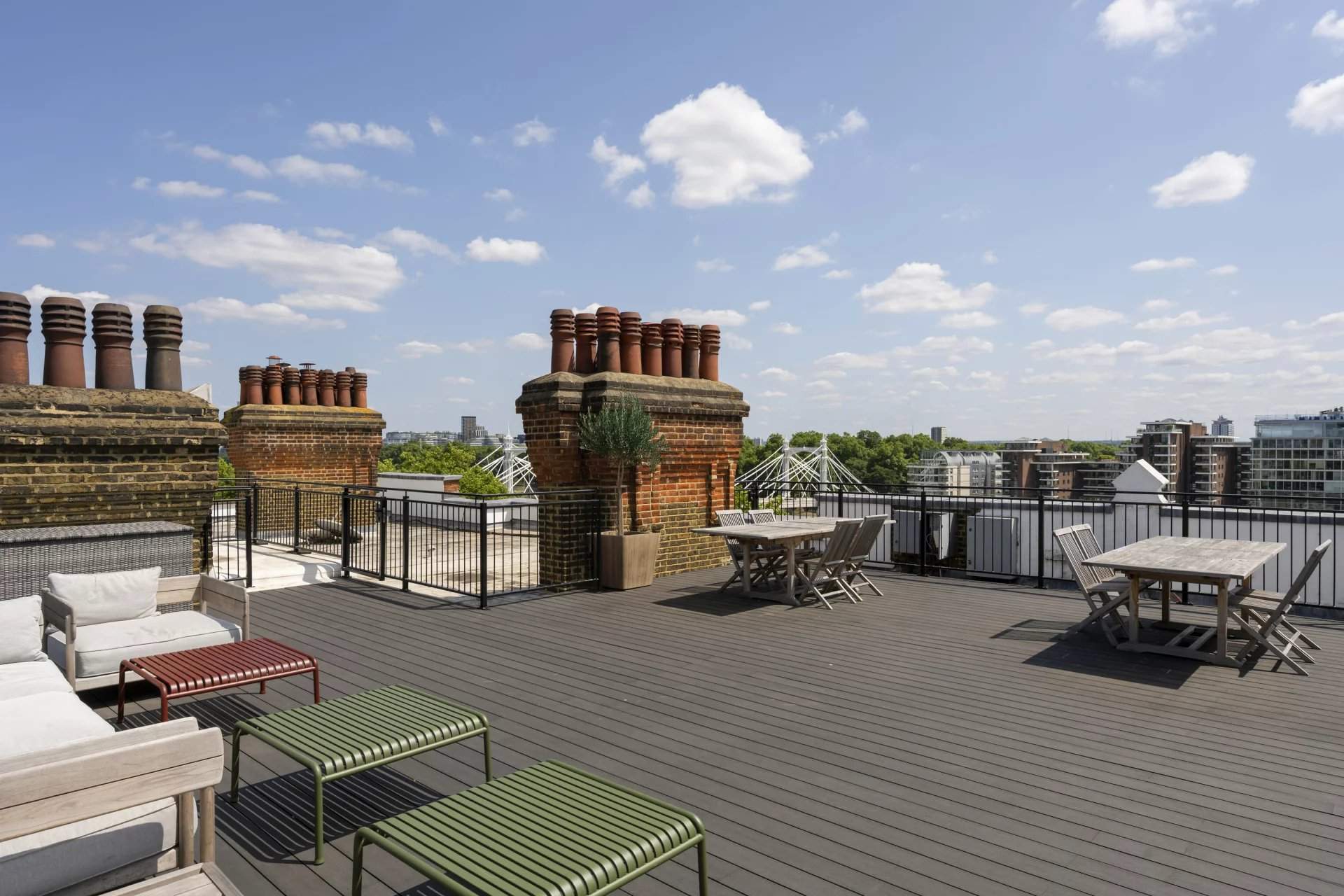 London  - Apartment 4 Bedrooms - picture 3