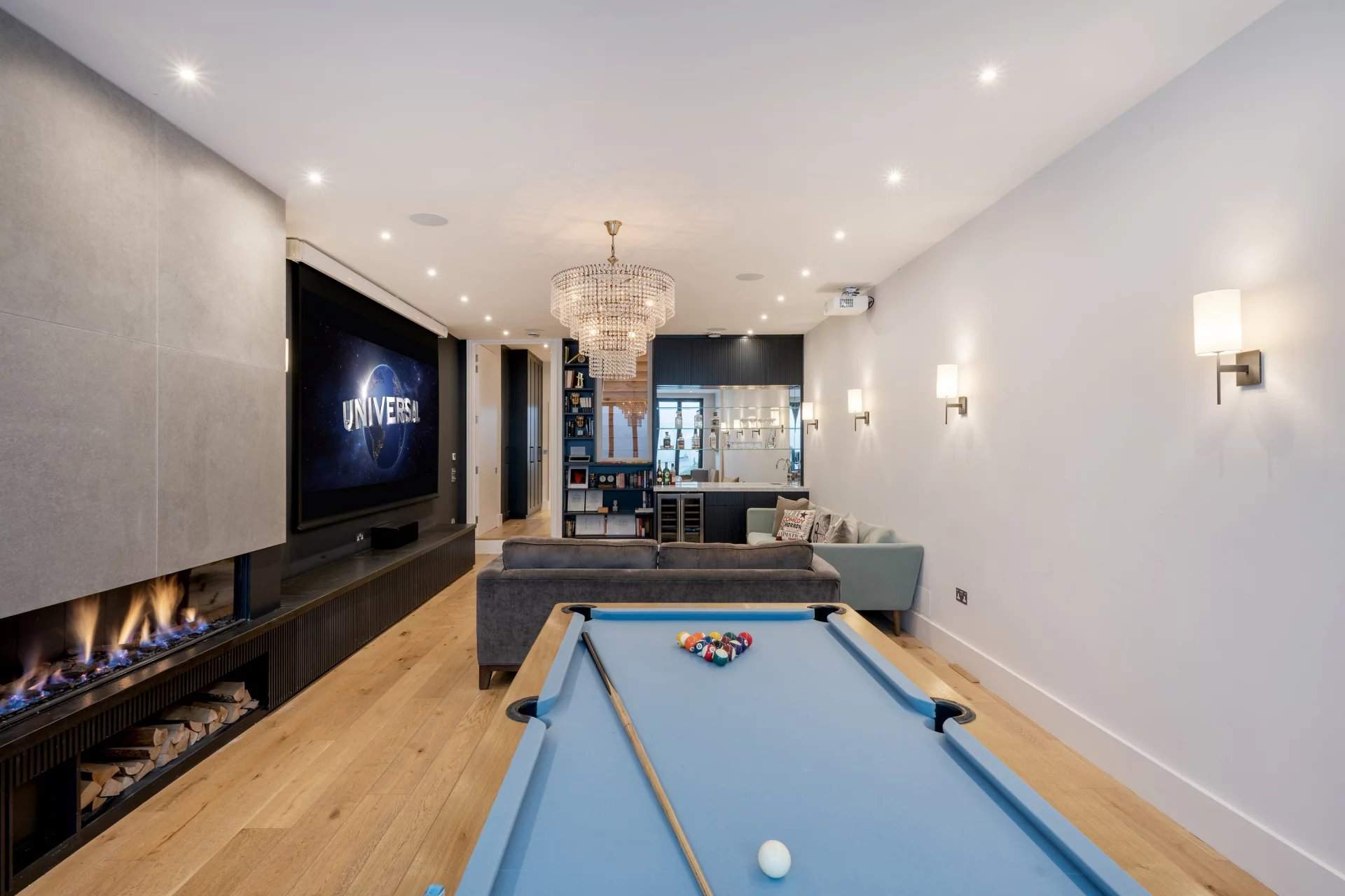 London  - House 5 Bedrooms - picture 11