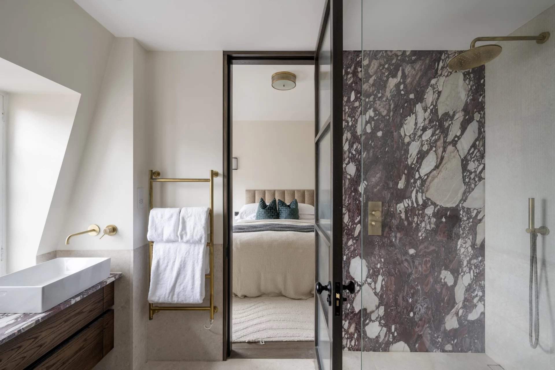 London  - Apartment 2 Bedrooms - picture 9