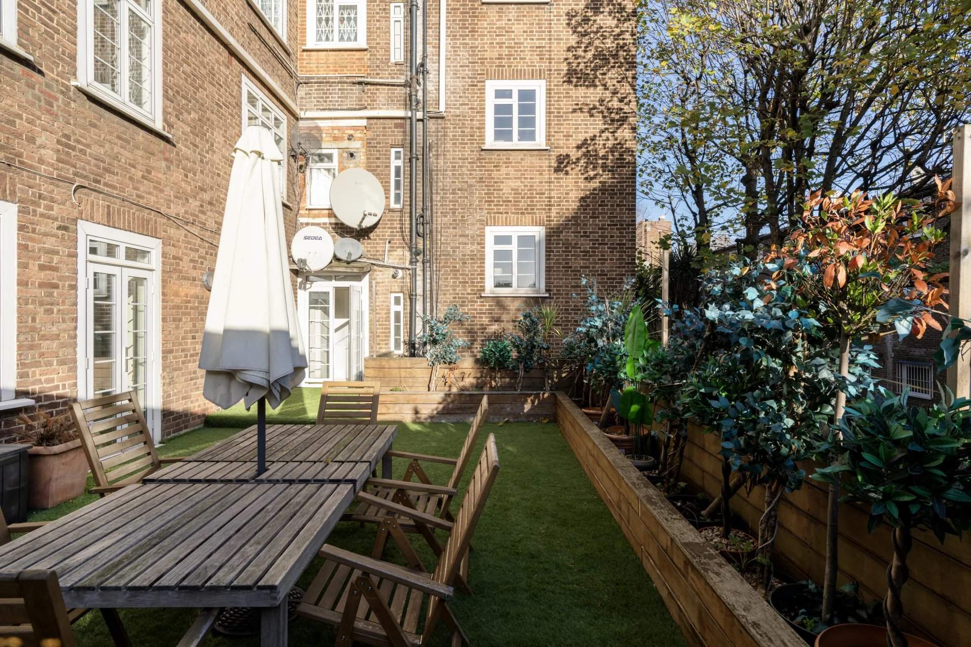 London  - Apartment 3 Bedrooms - picture 8