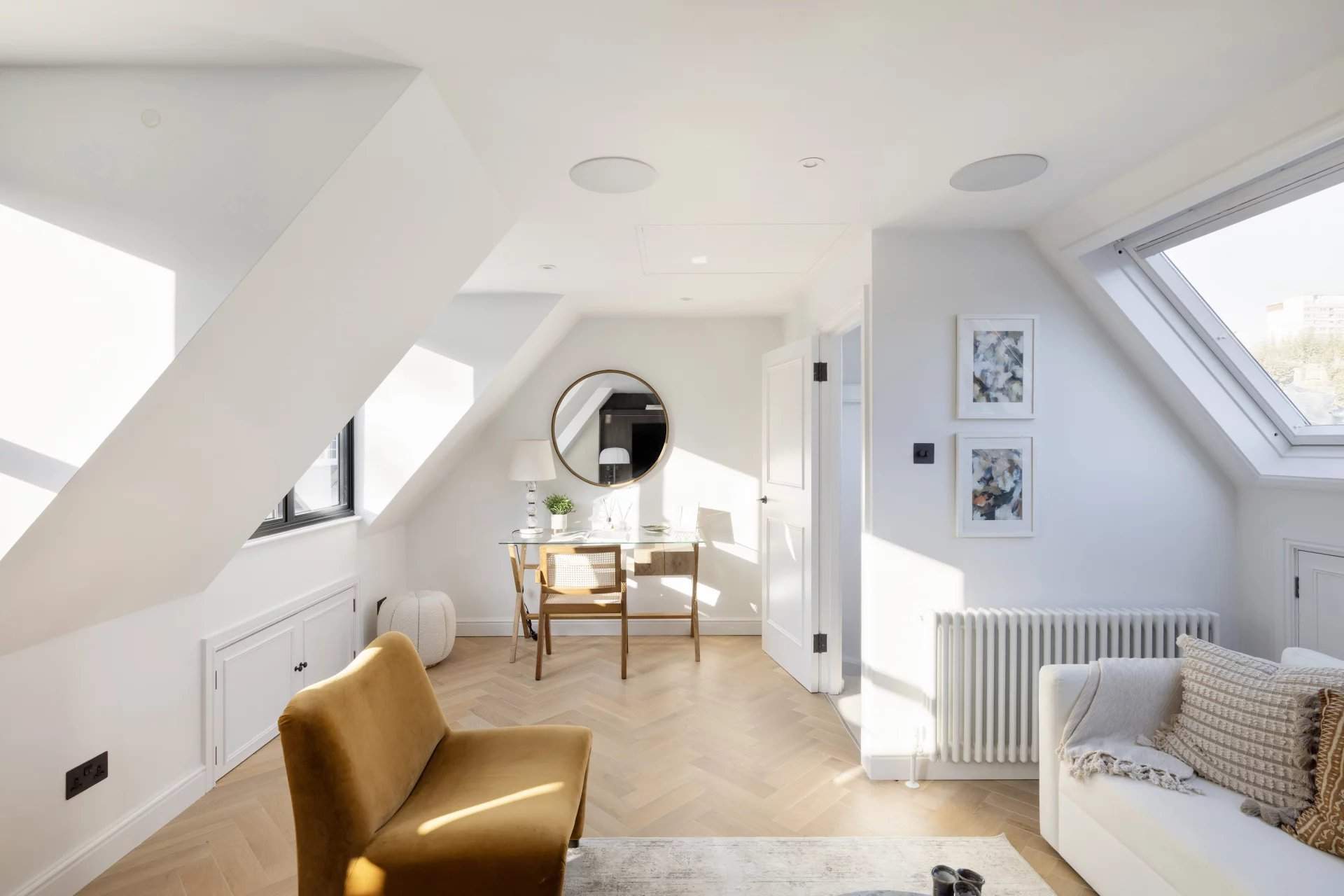 London  - House 3 Bedrooms - picture 3