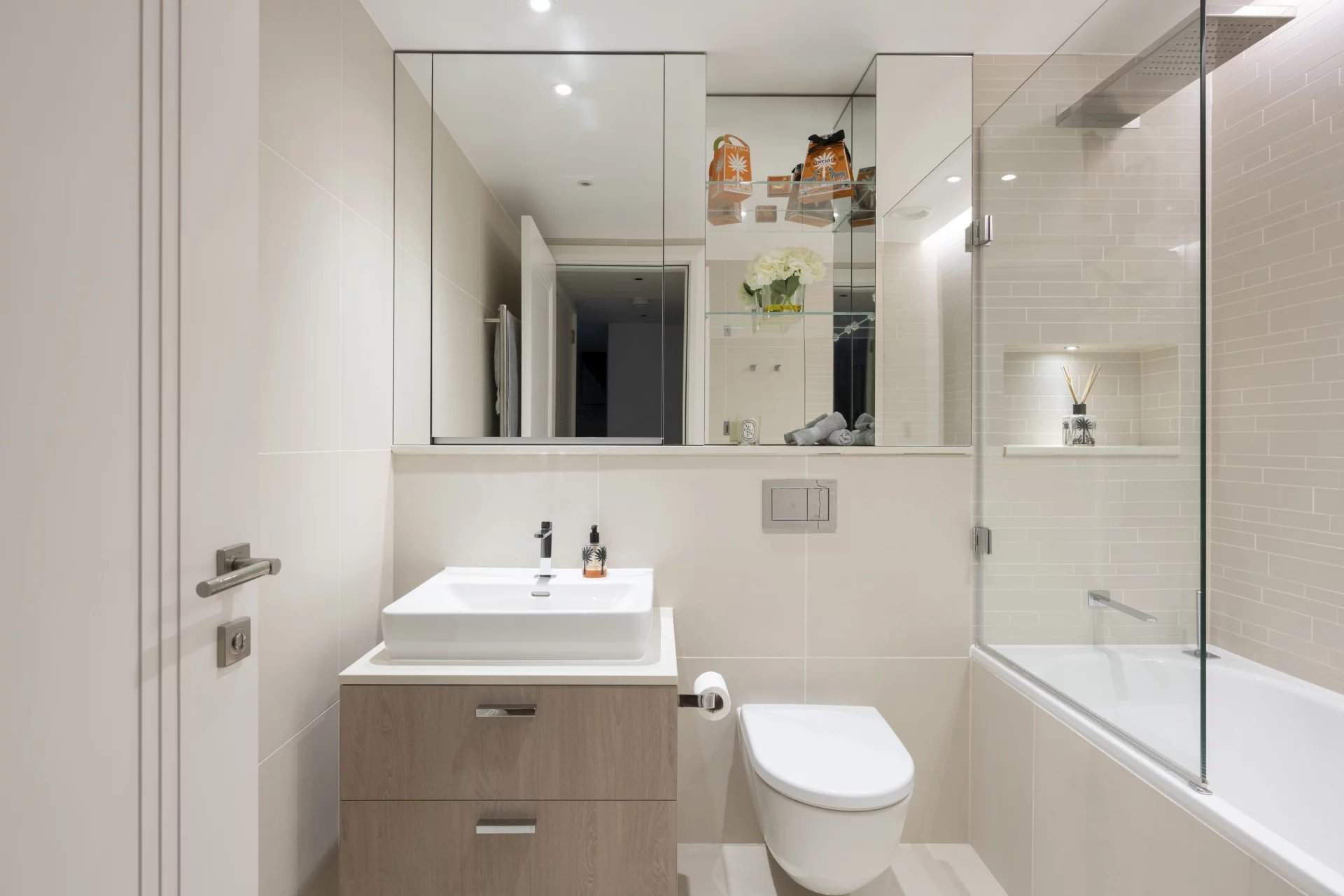 London  - Apartment 2 Bedrooms - picture 8