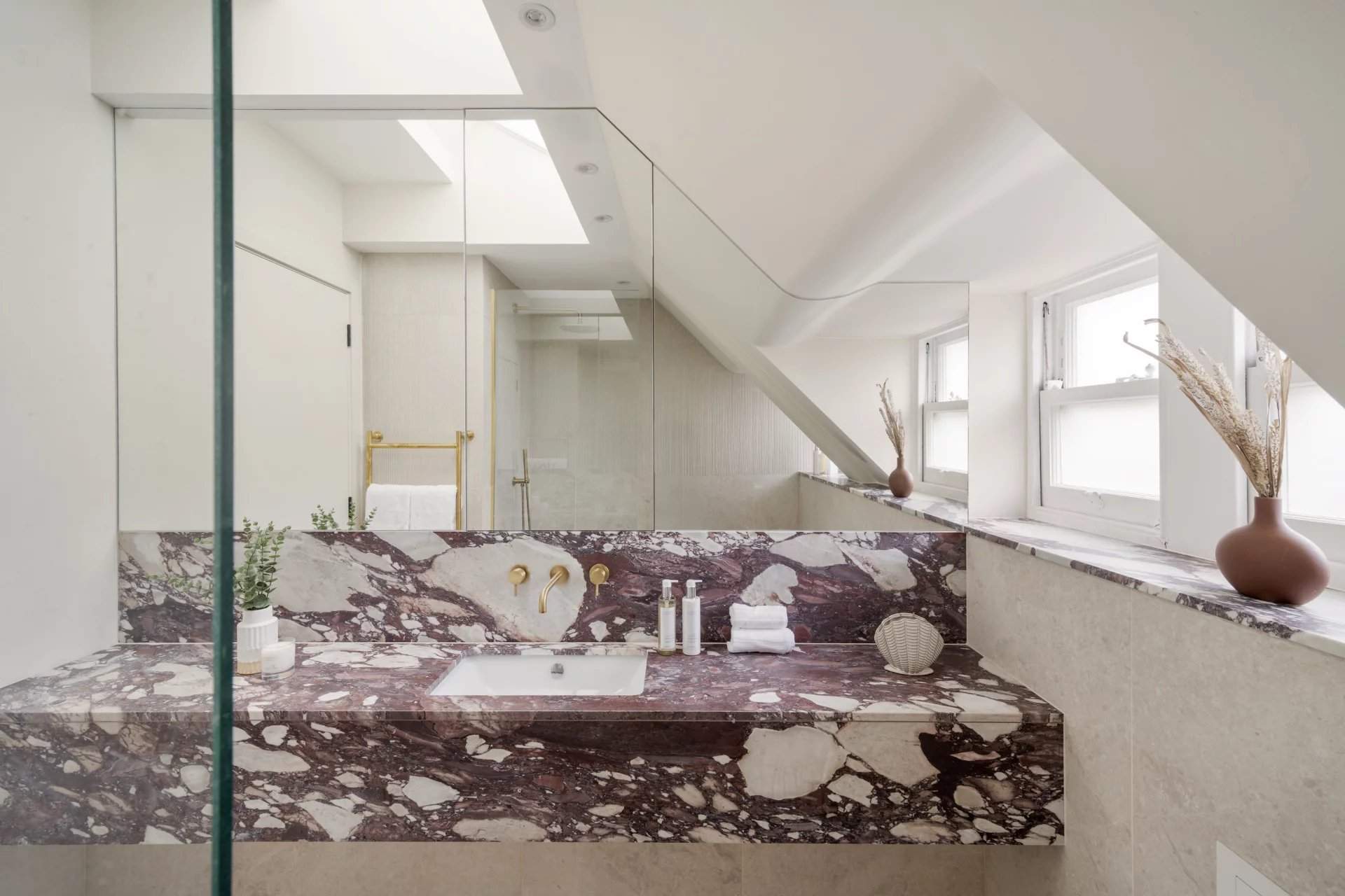 London  - Apartment 2 Bedrooms - picture 14