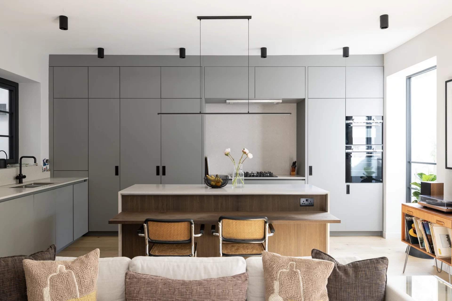 London  - Apartment 2 Bedrooms - picture 3