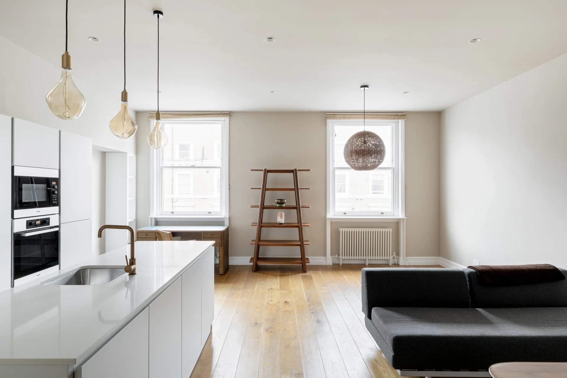 London  - Apartment 2 Bedrooms - picture 2