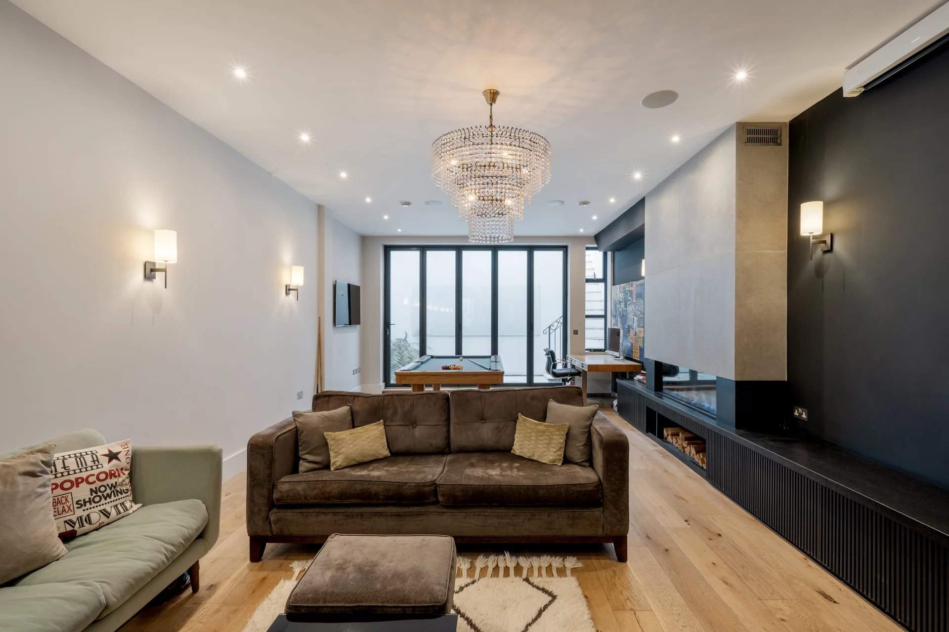 London  - House 5 Bedrooms - picture 12